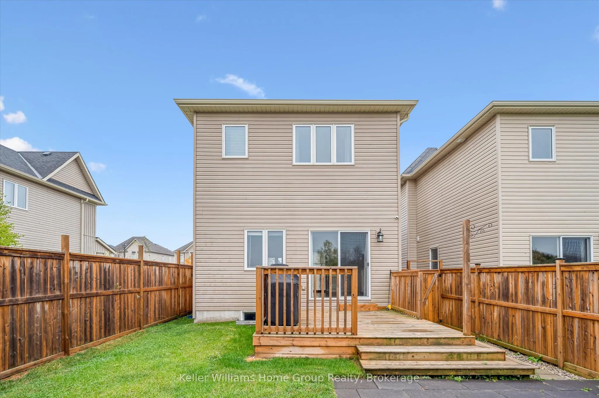 151 COURTNEY Street