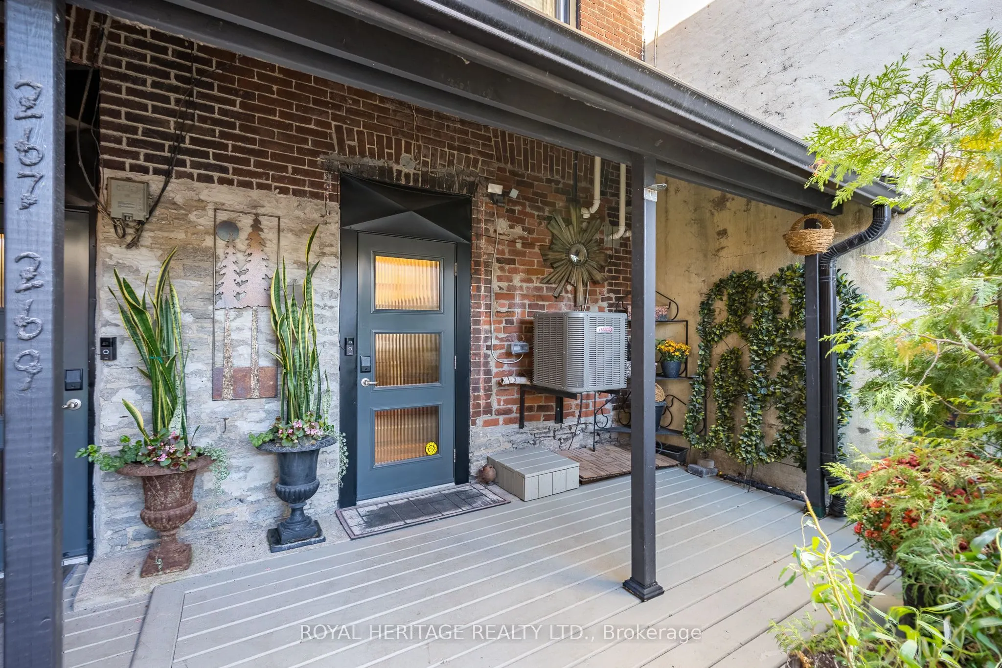 269 Front Street