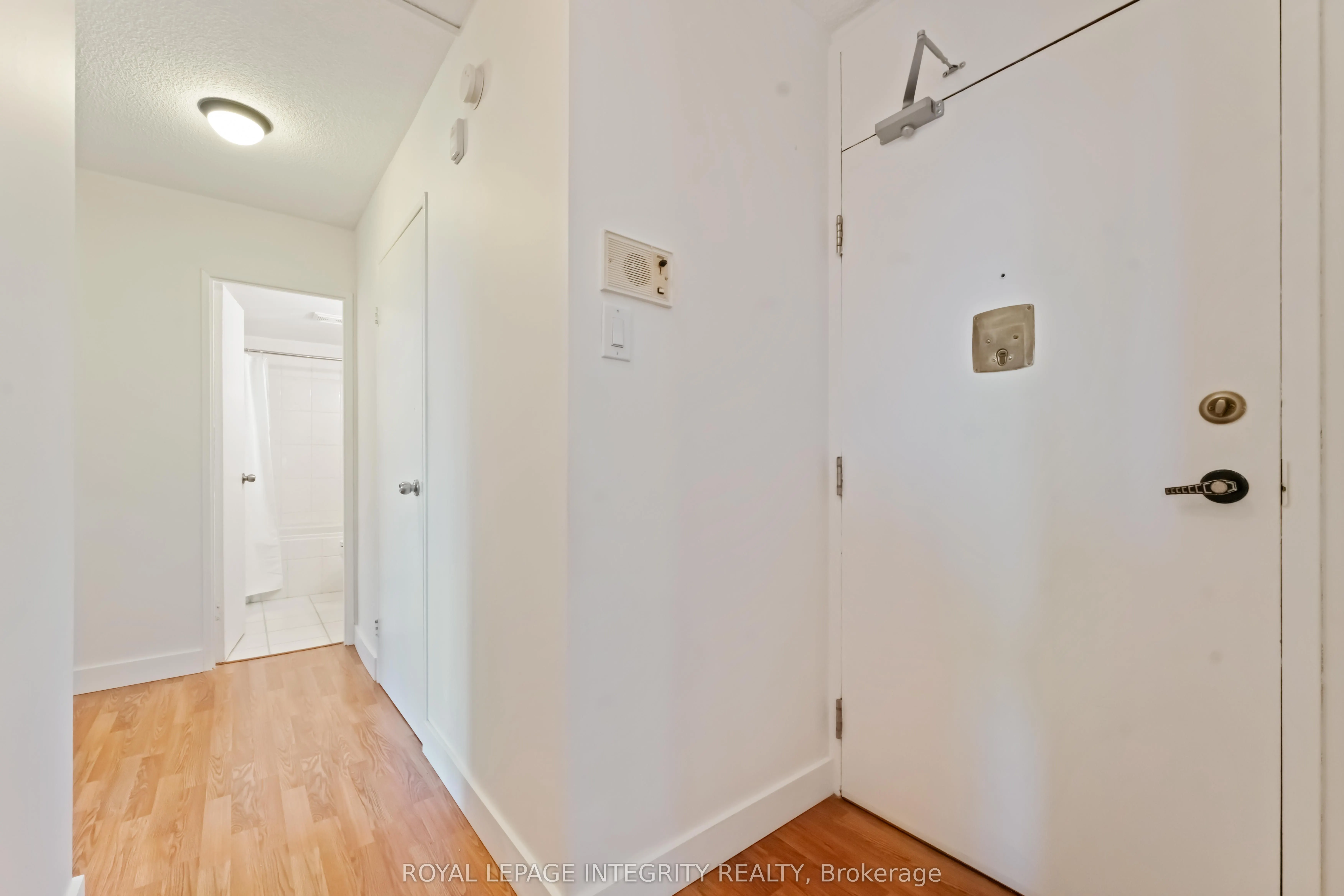 2000 Jasmine Crescent, #408