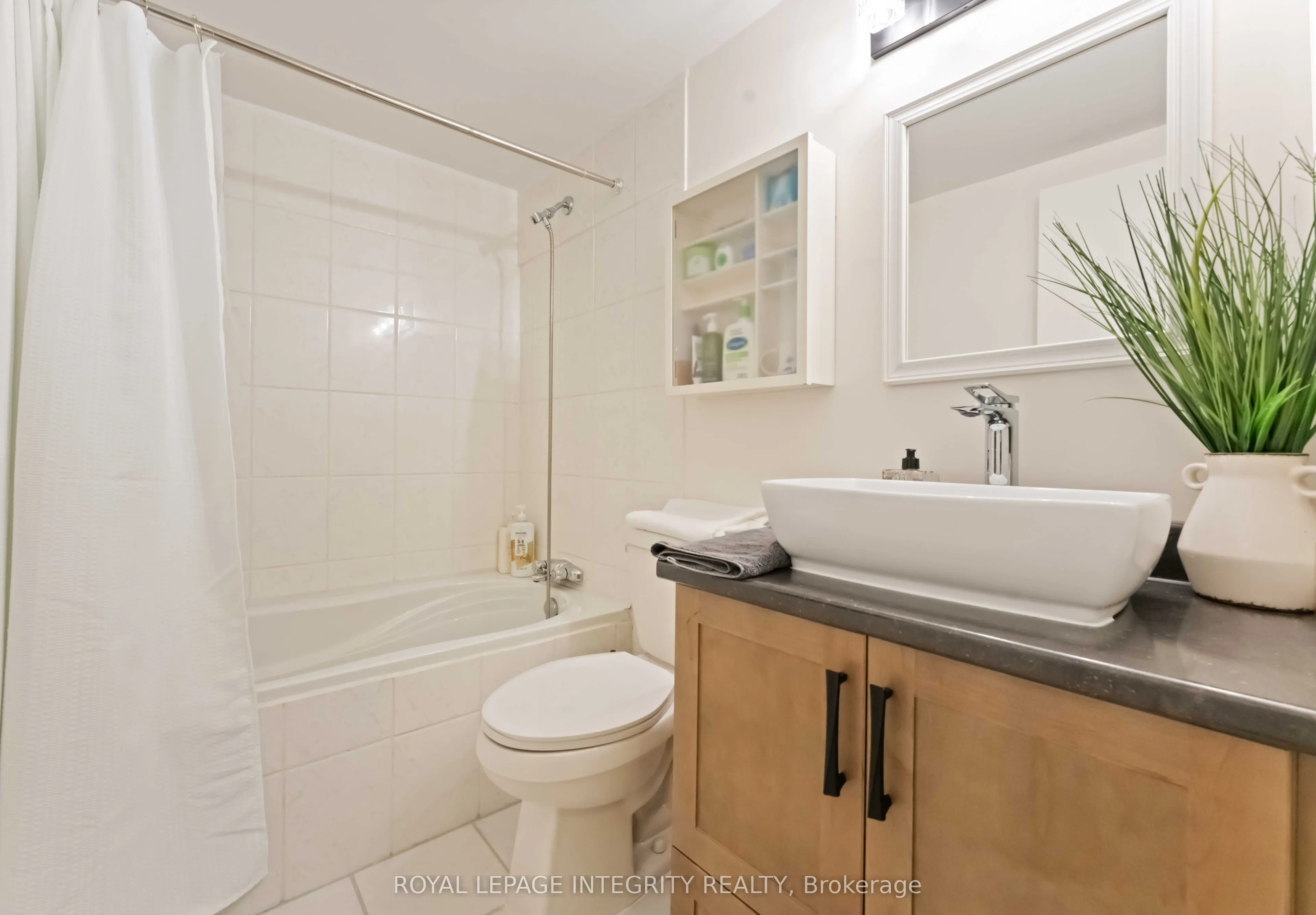 2000 Jasmine Crescent, #408