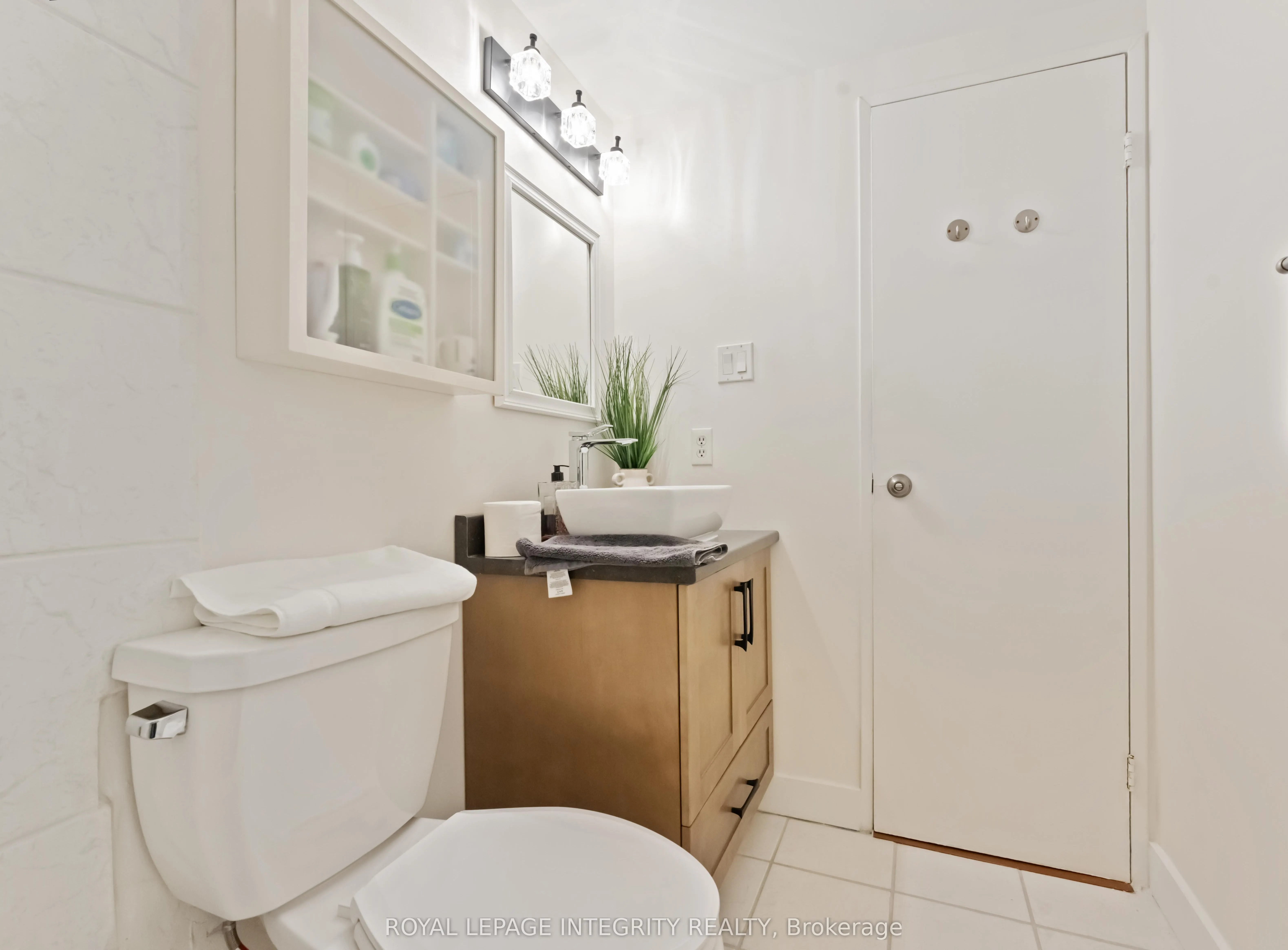 2000 Jasmine Crescent, #408