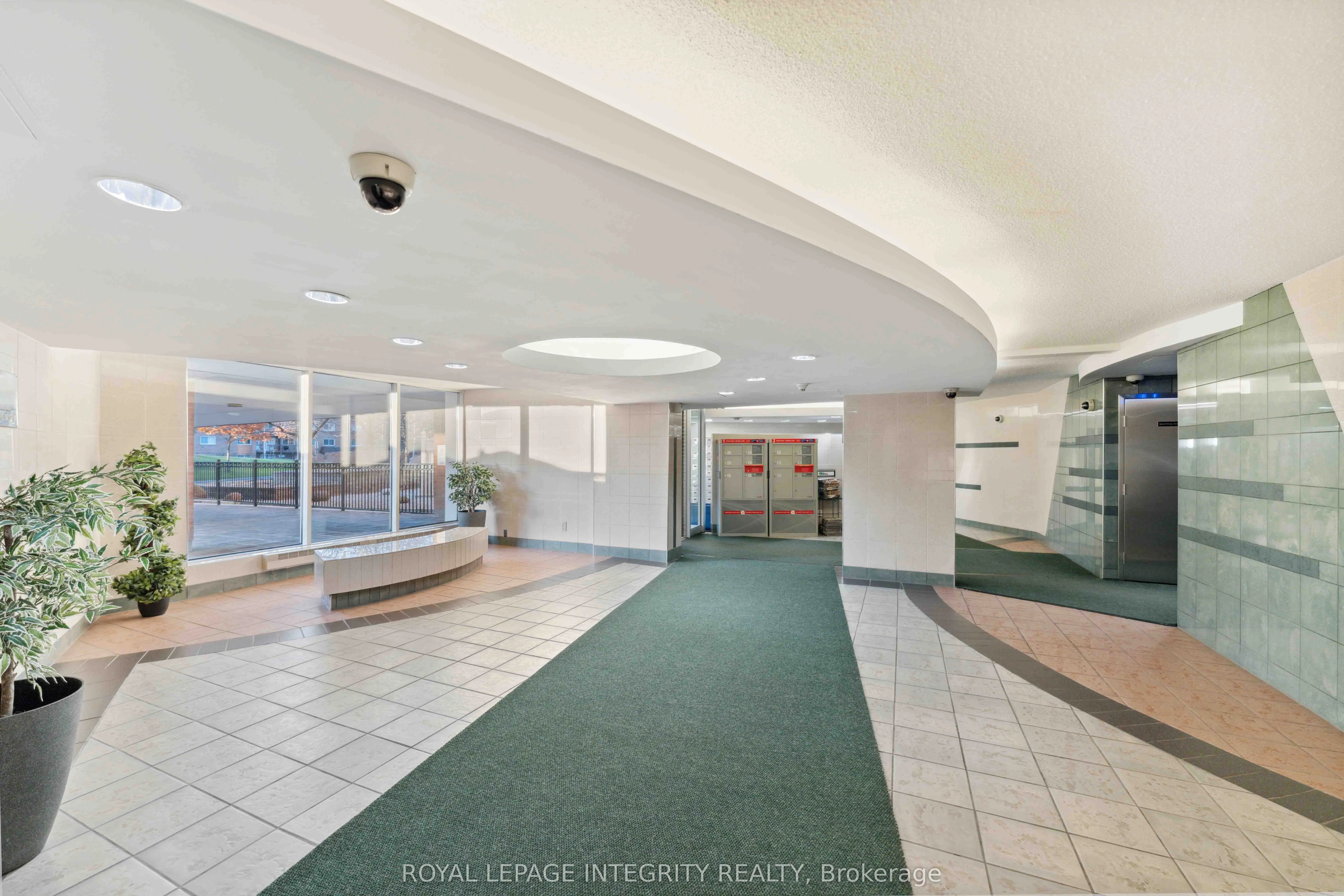 2000 Jasmine Crescent, #408