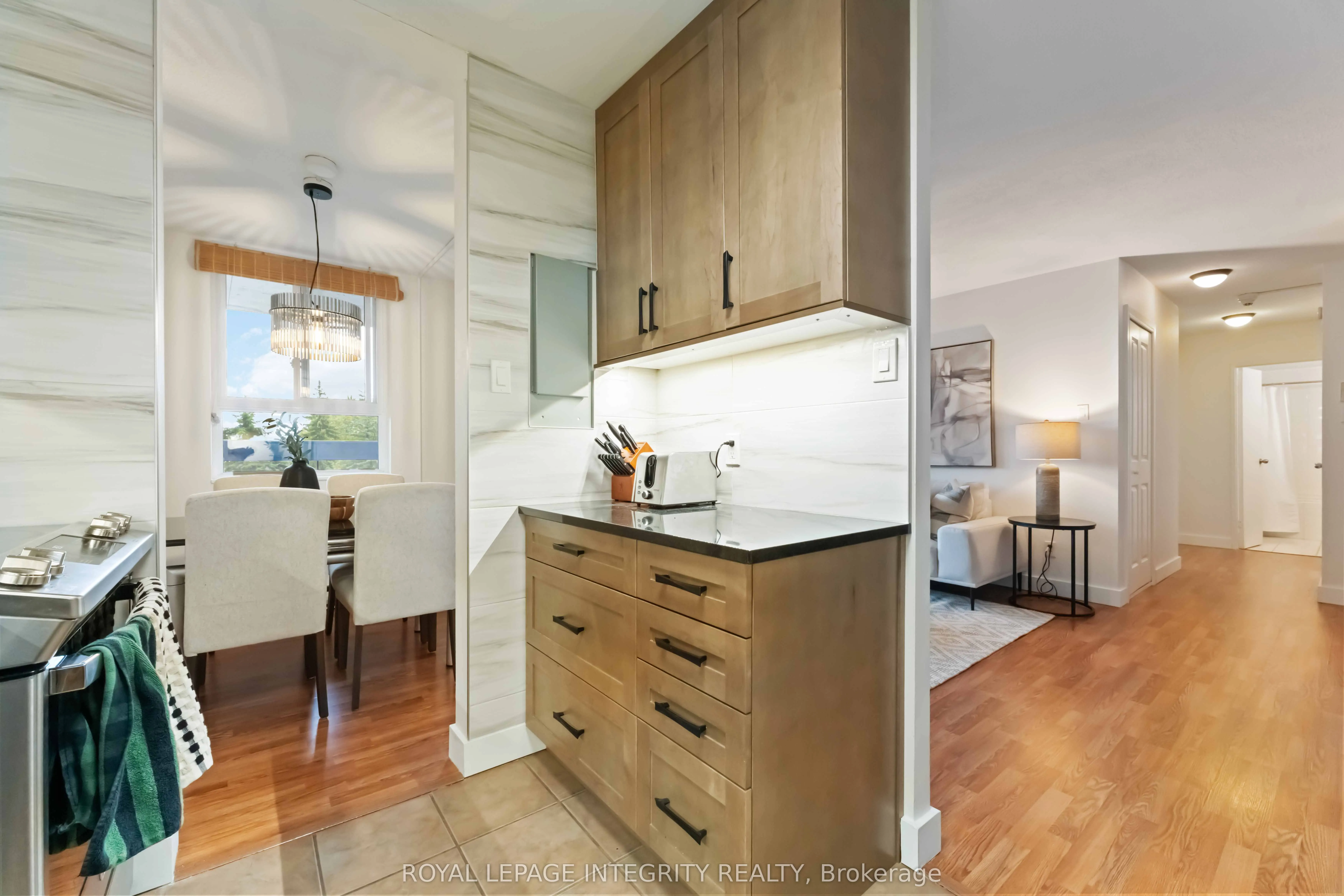 2000 Jasmine Crescent, #408