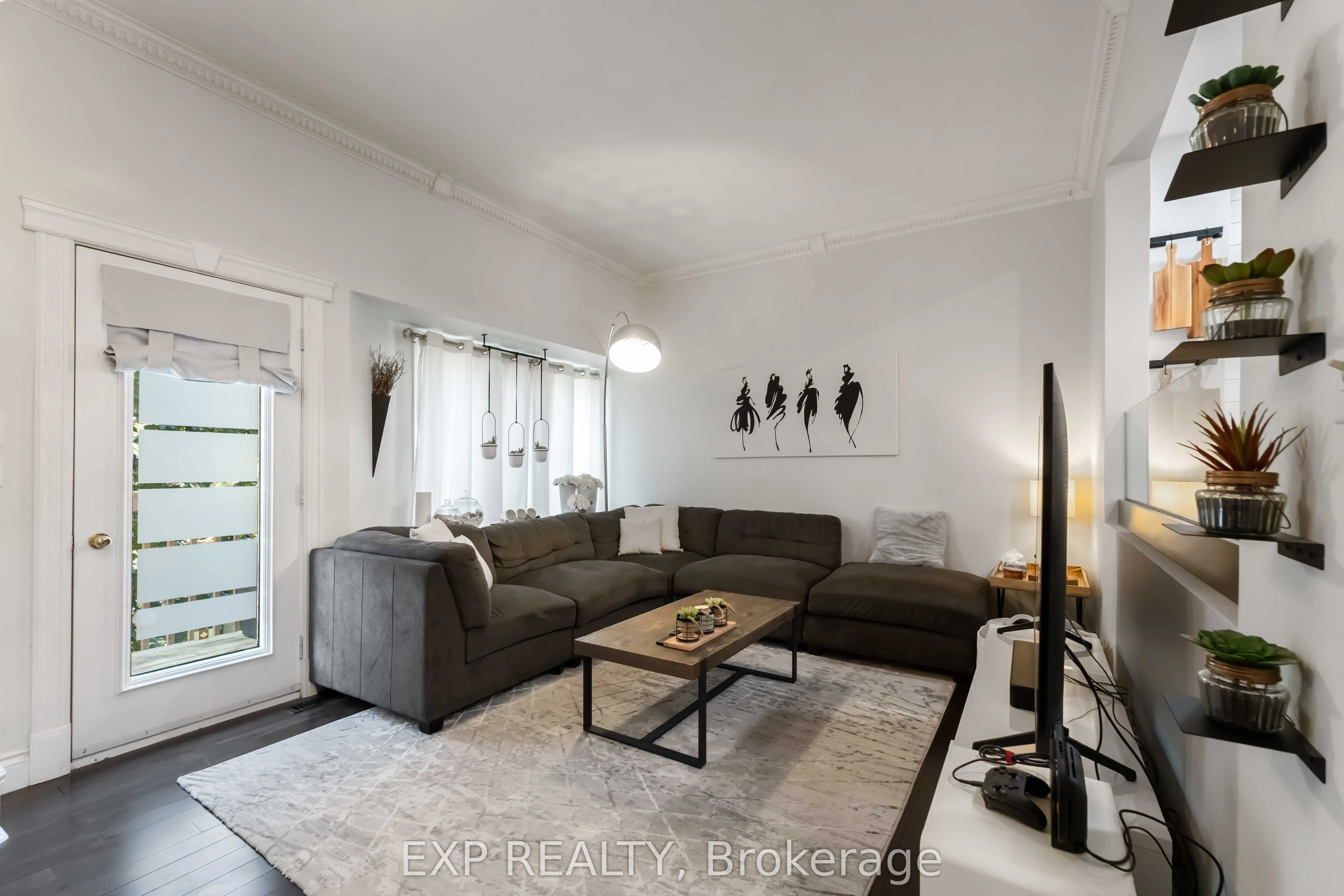 72 Stone Church Road W