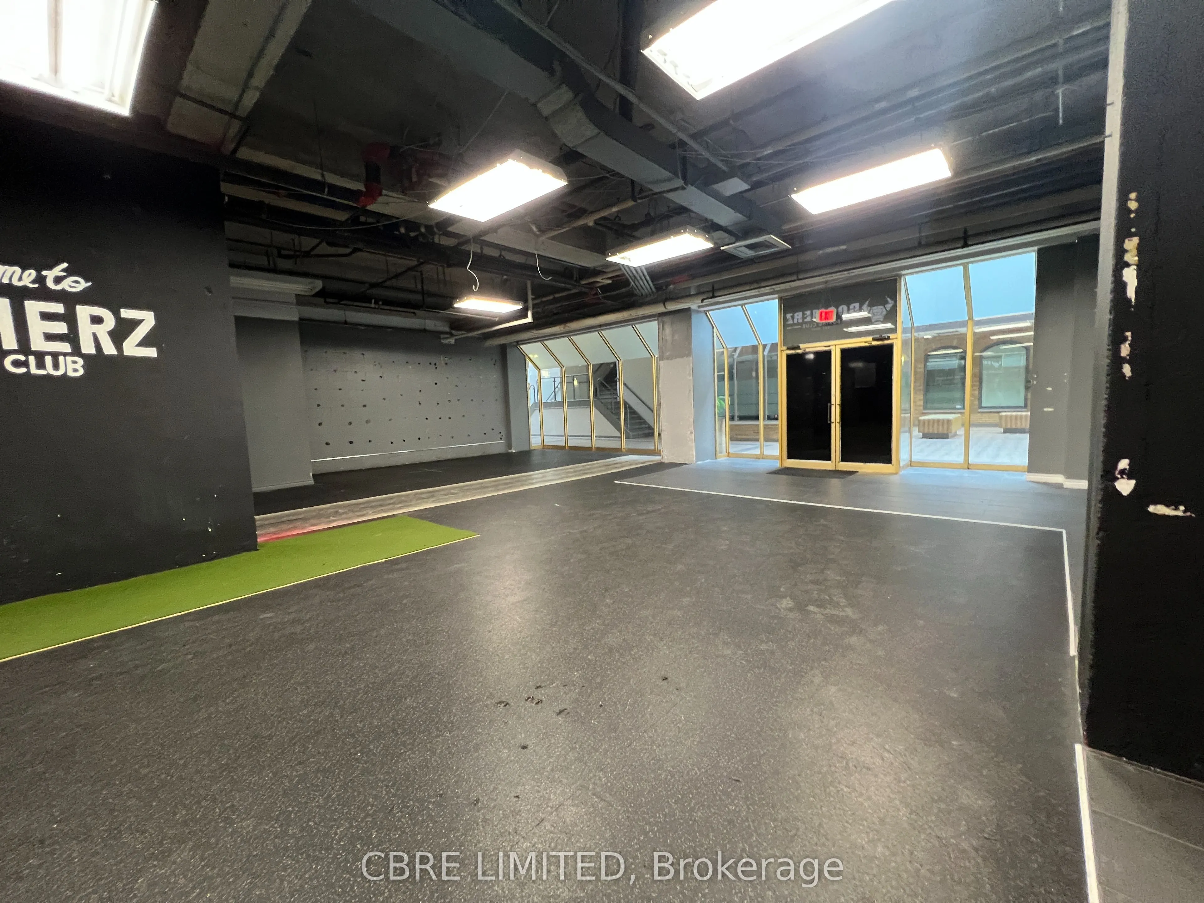 379 Dundas Street, #104-106