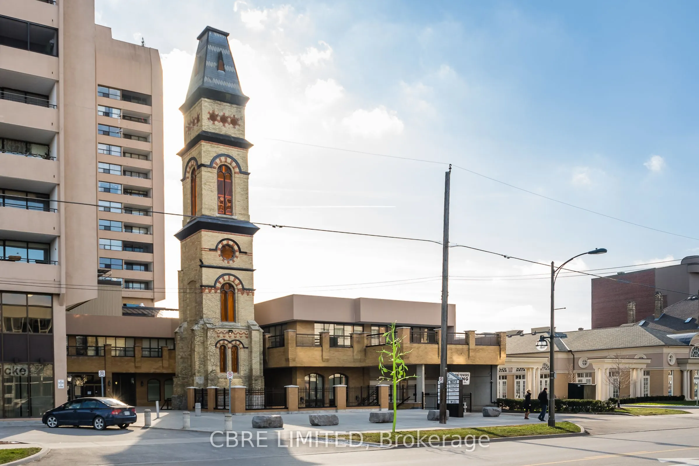 379 Dundas Street, #104-106