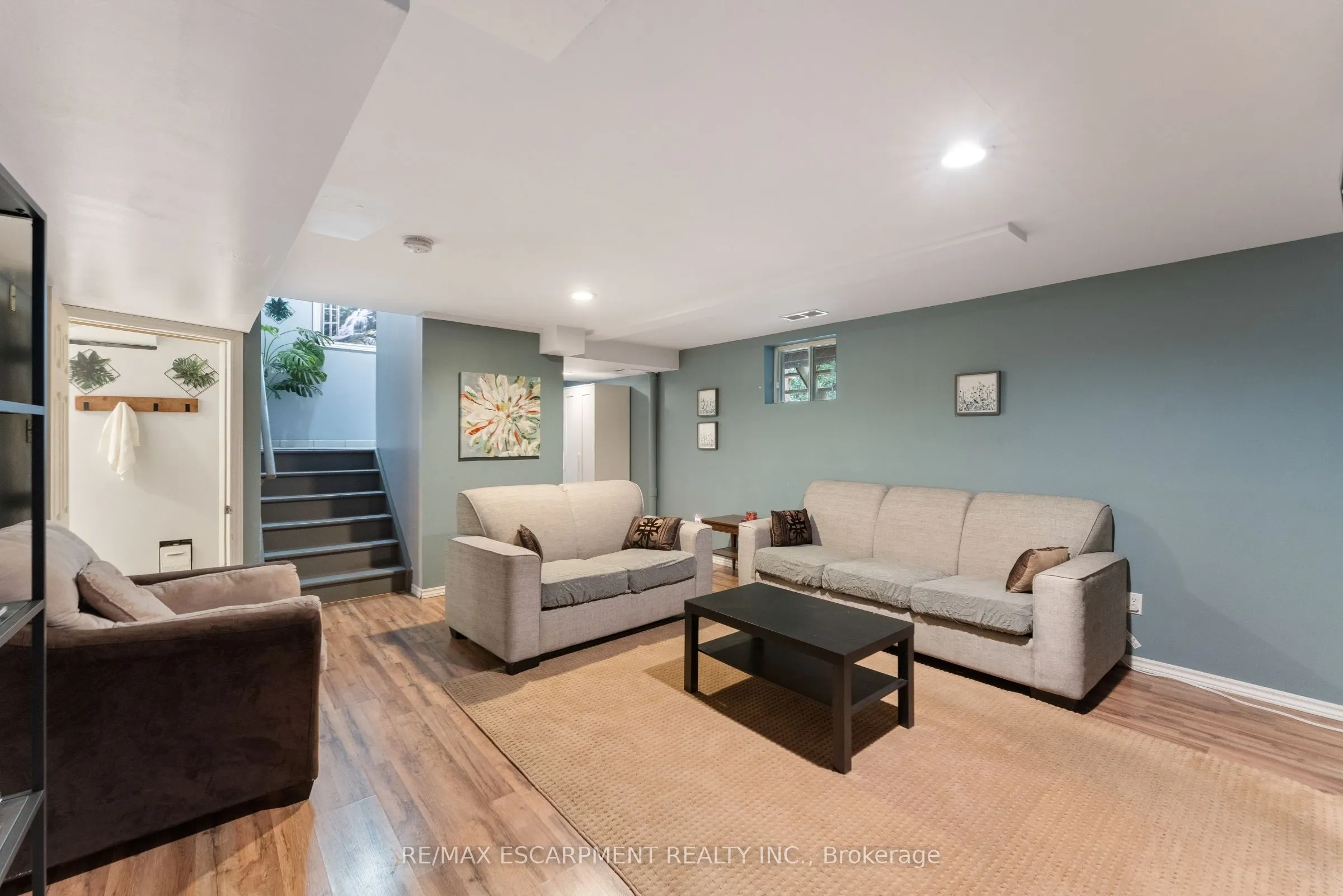 425 Greenhill Avenue