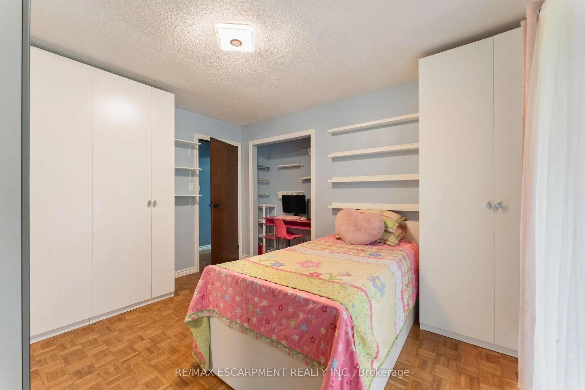 425 Greenhill Avenue