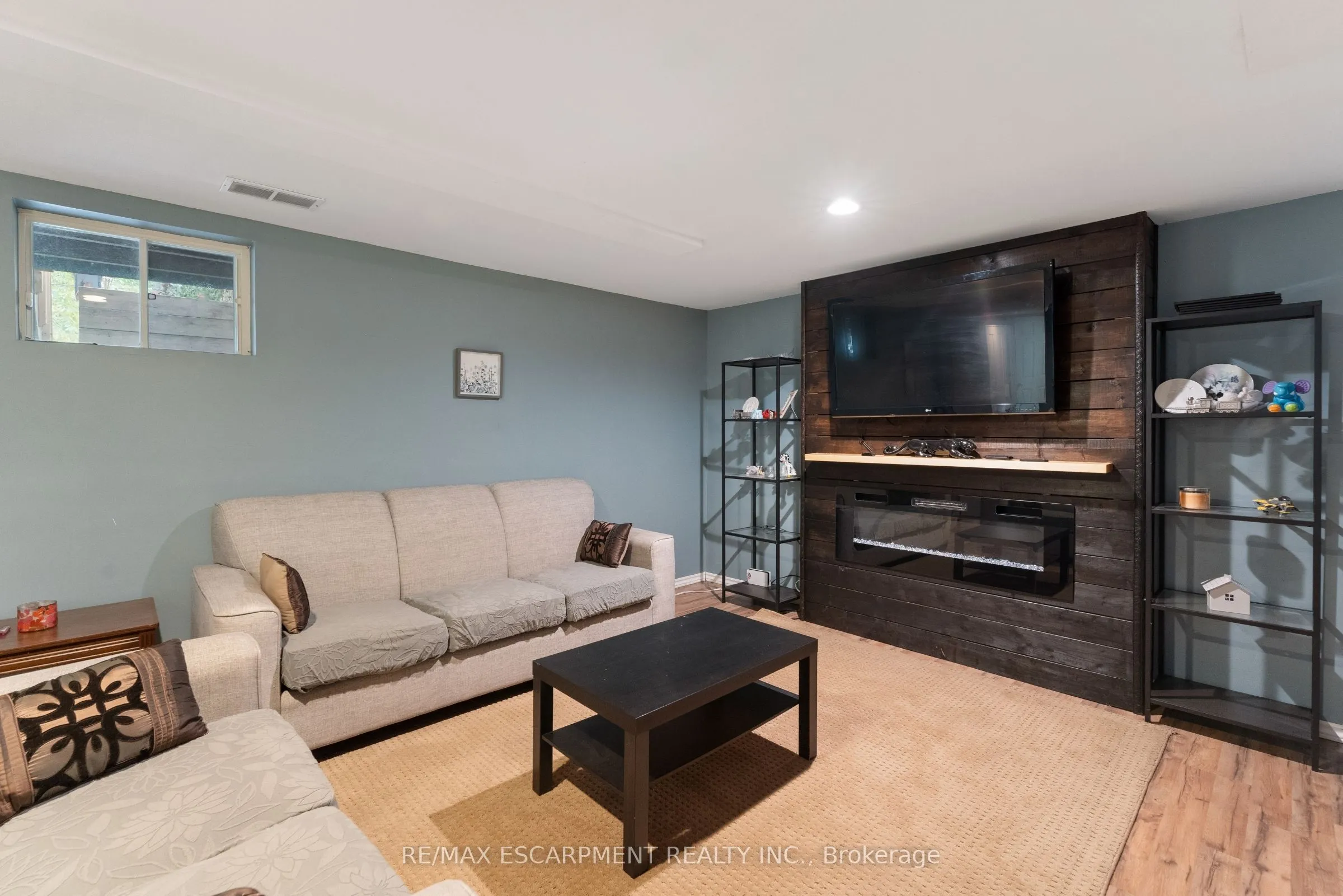 425 Greenhill Avenue