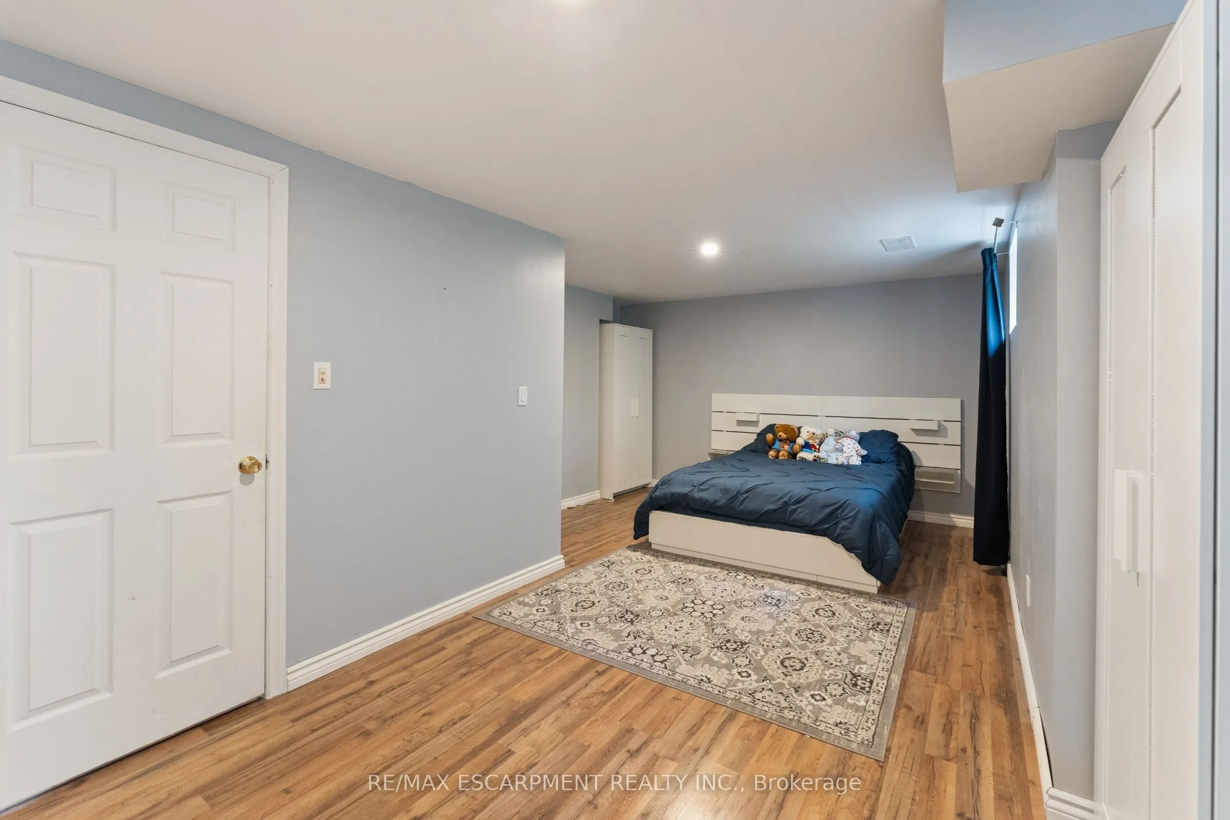 425 Greenhill Avenue