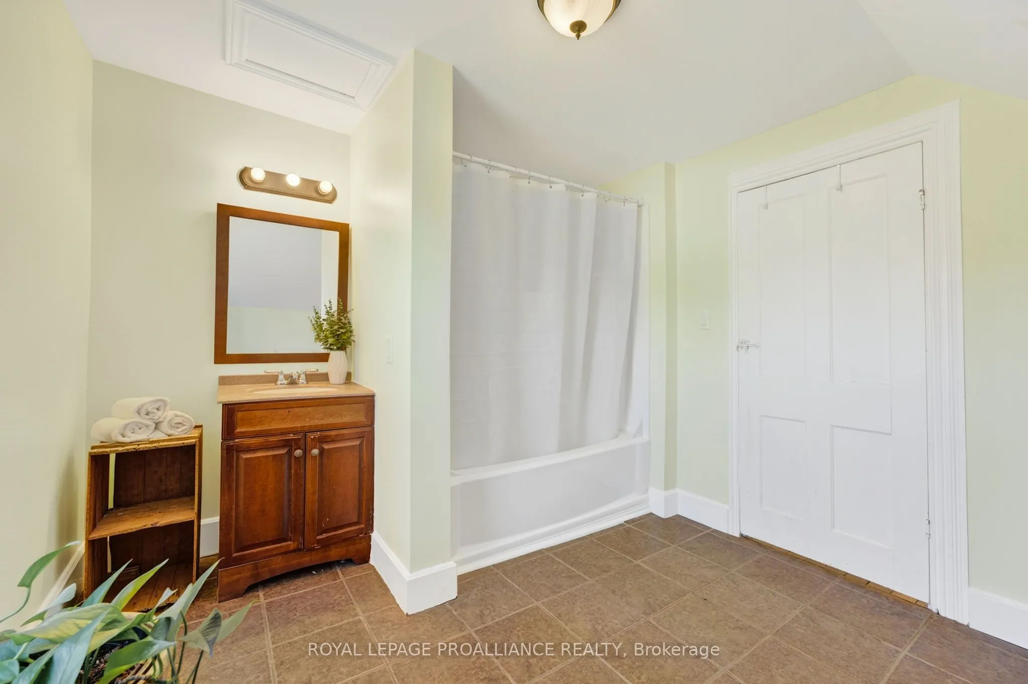1103 Cronk Road