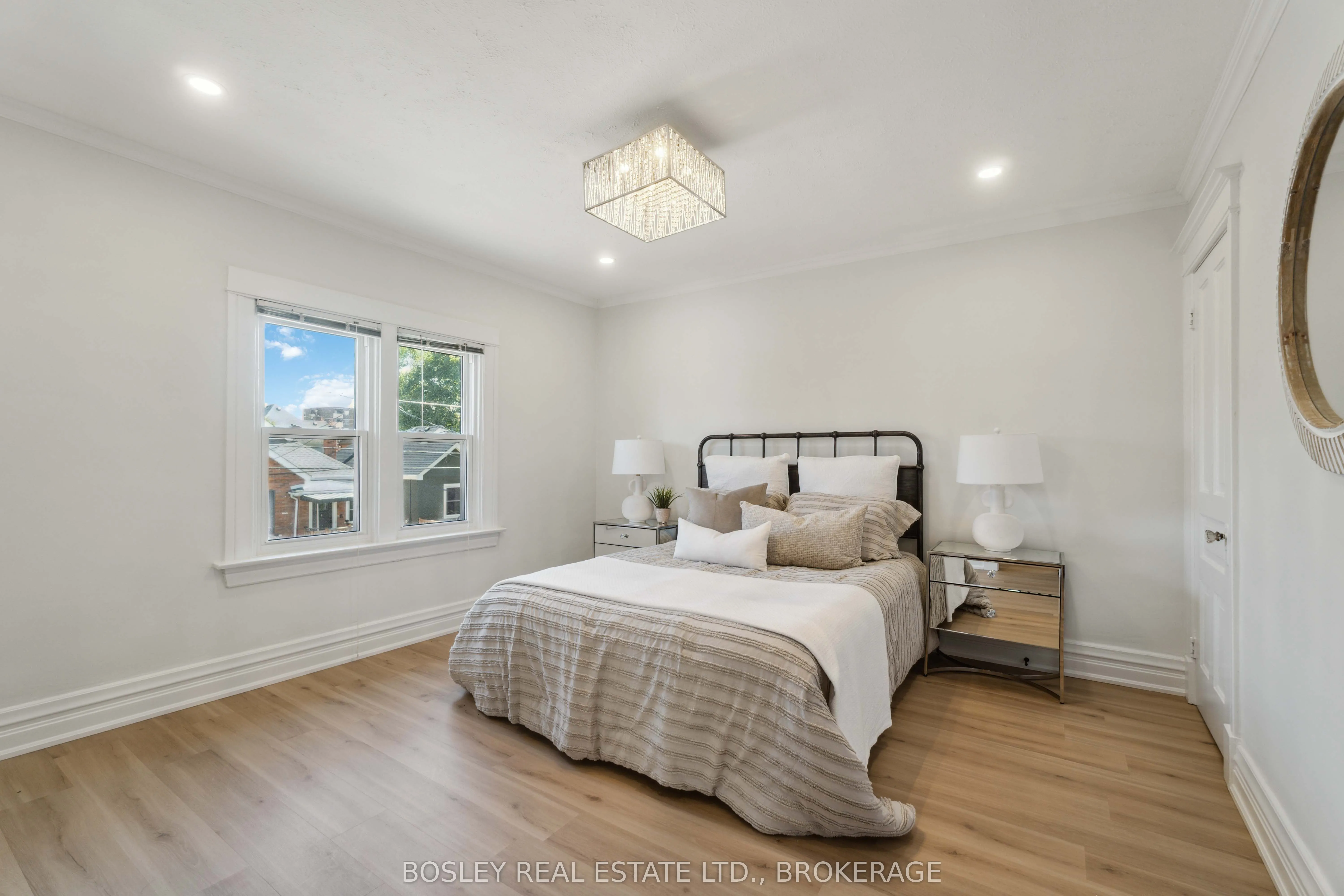 11 Gerrard Street
