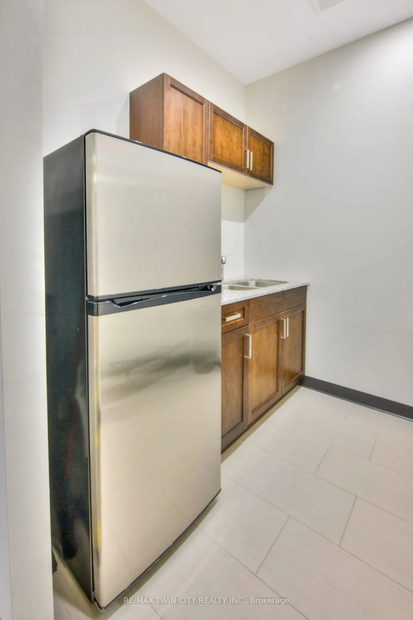 100 Garment Street, #1406
