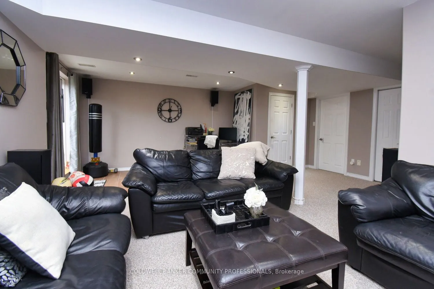 159 Thames Way
