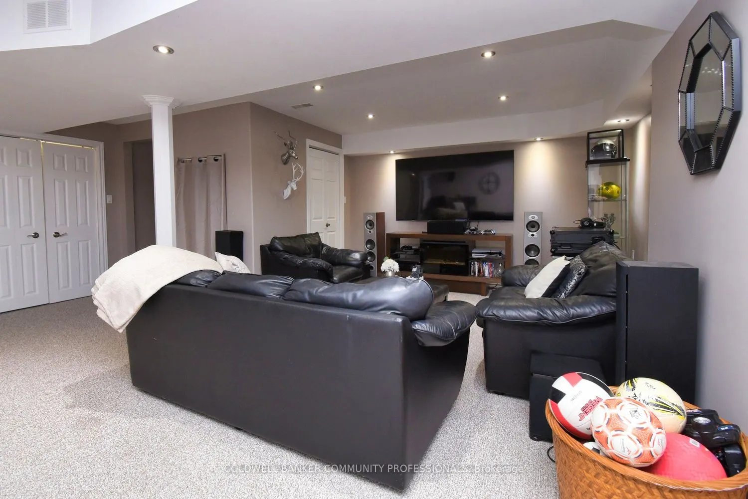 159 Thames Way