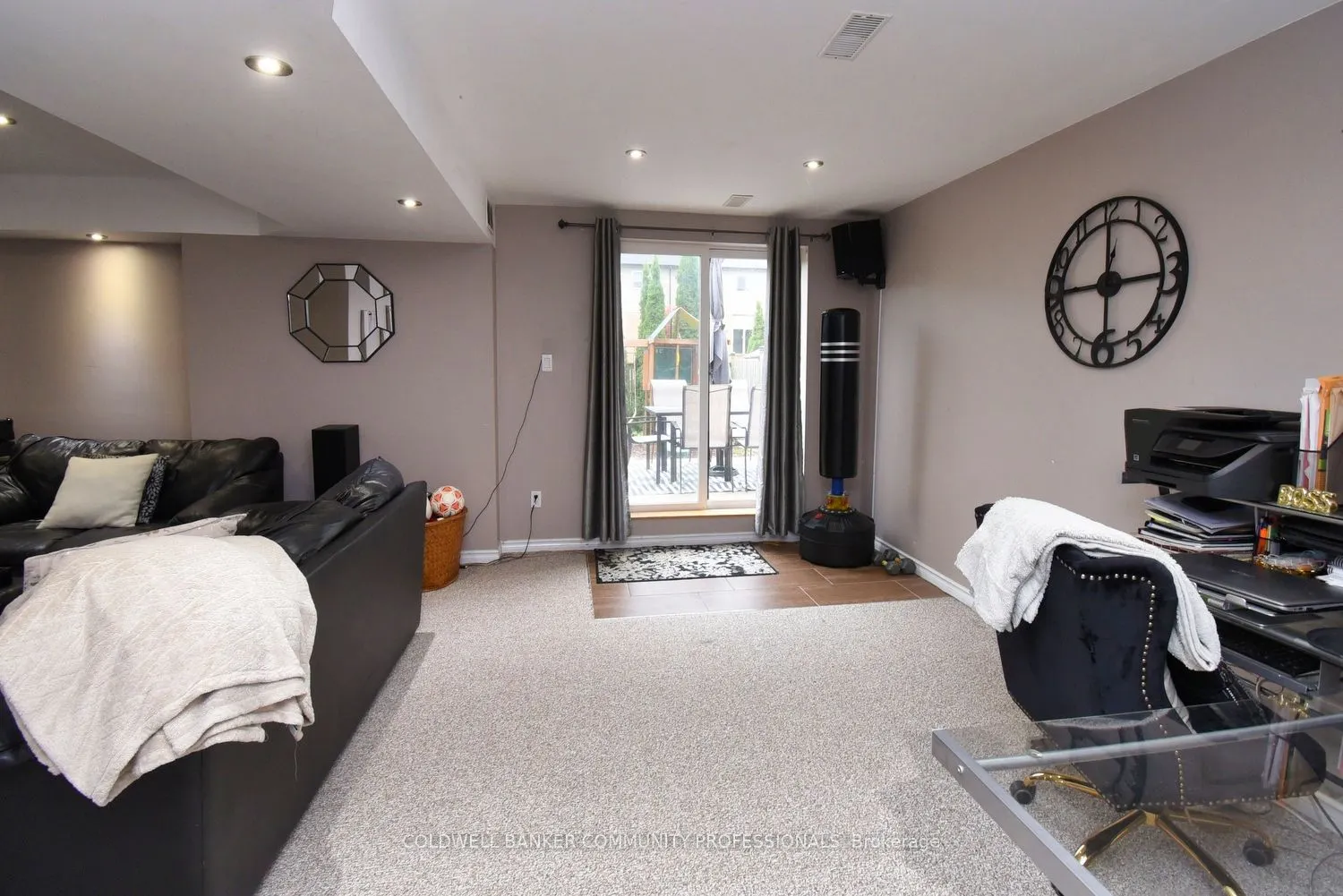 159 Thames Way