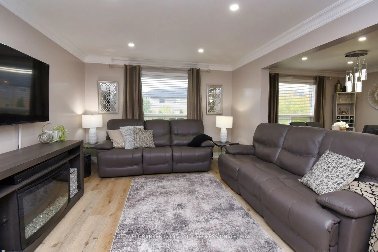 159 Thames Way