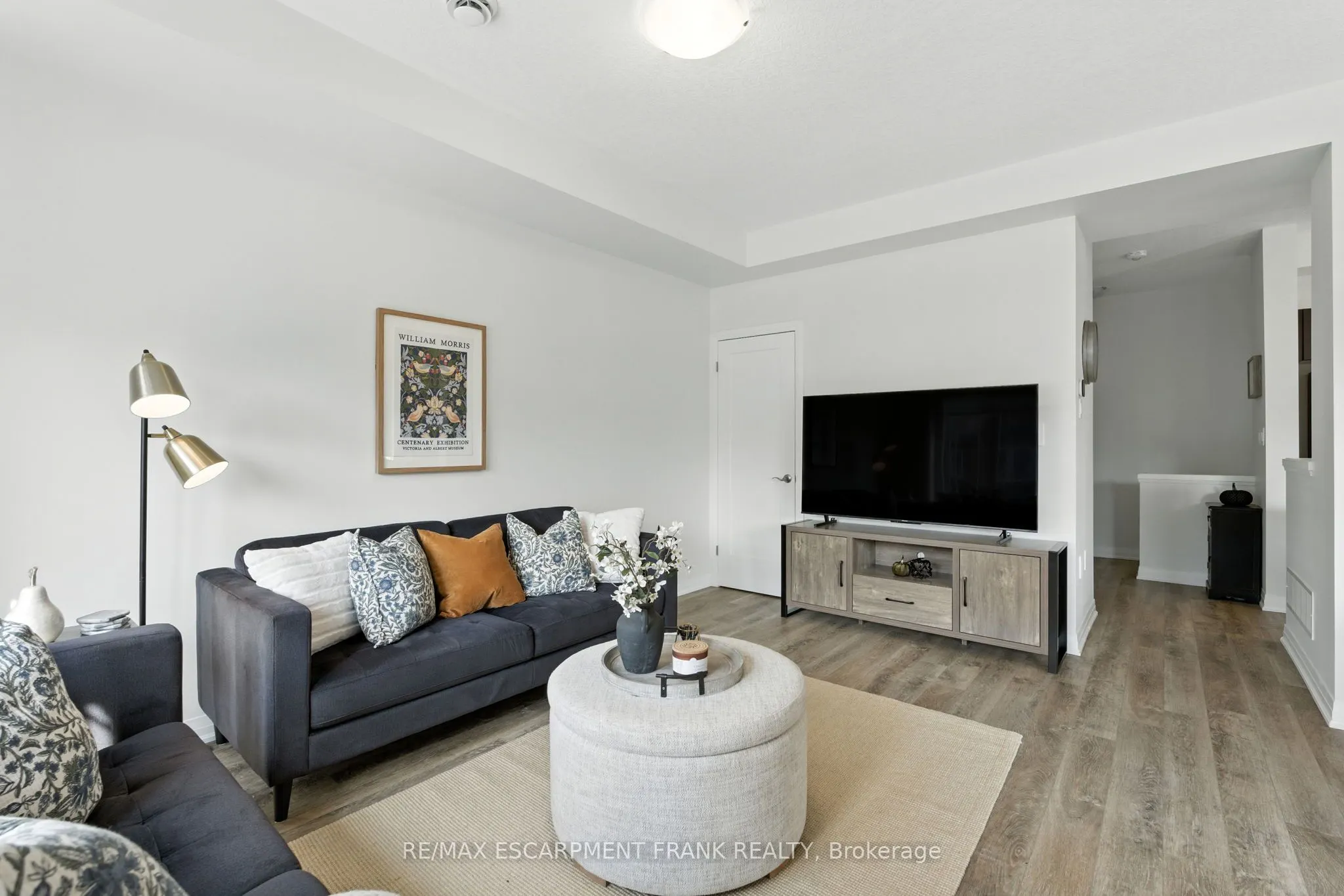 9 Laguna Village Crescent