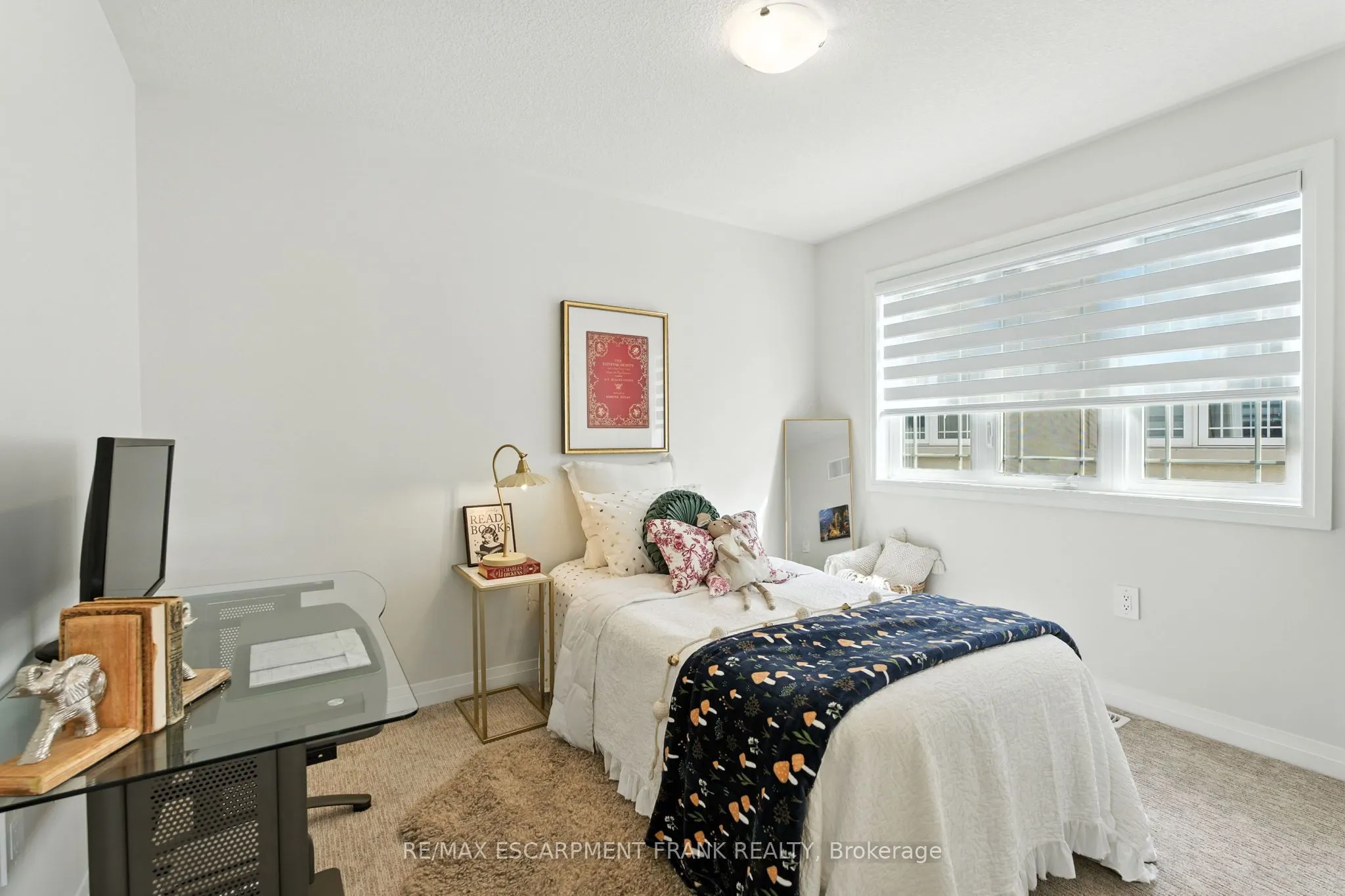 9 Laguna Village Crescent
