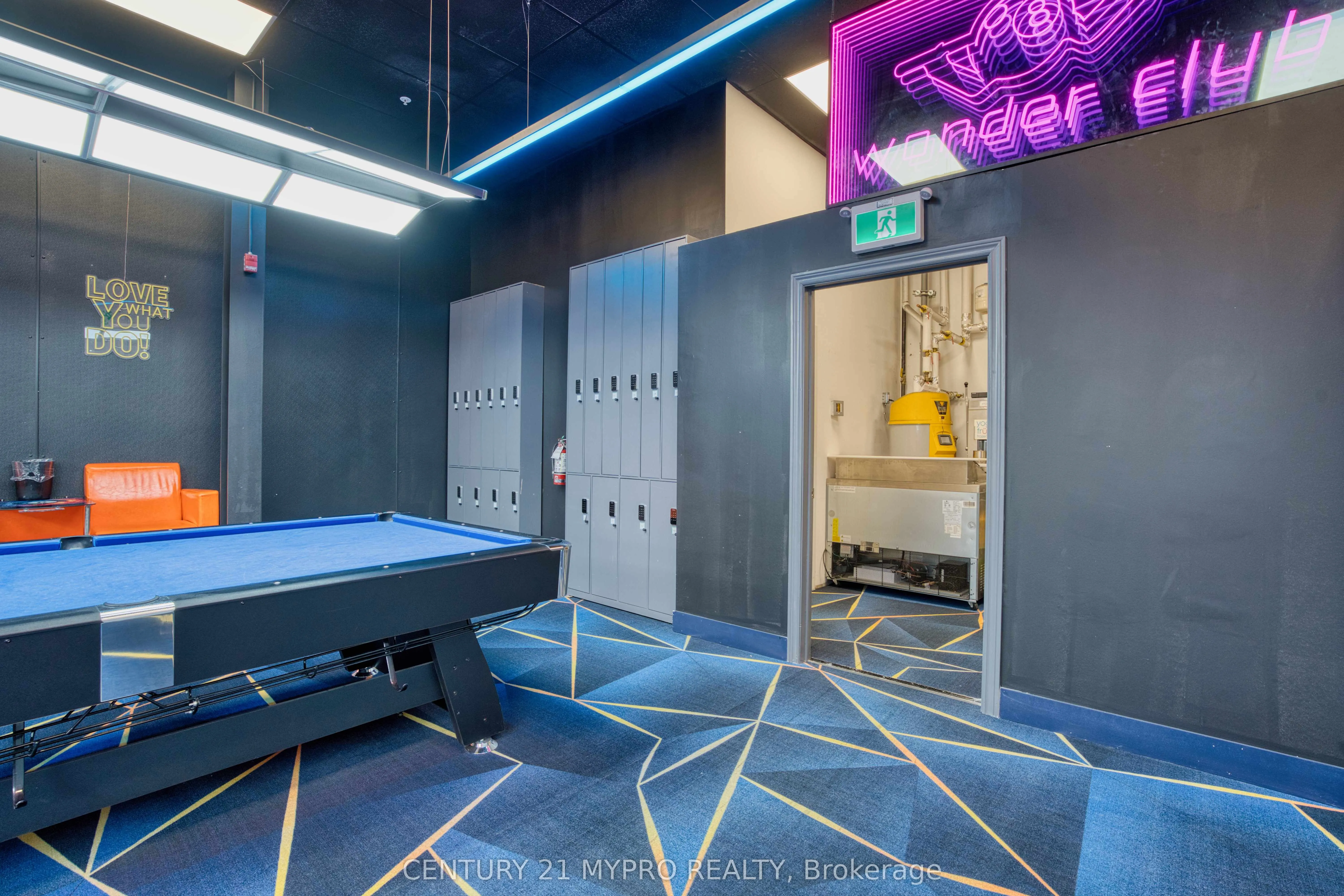 530 Oxford Street W, #18