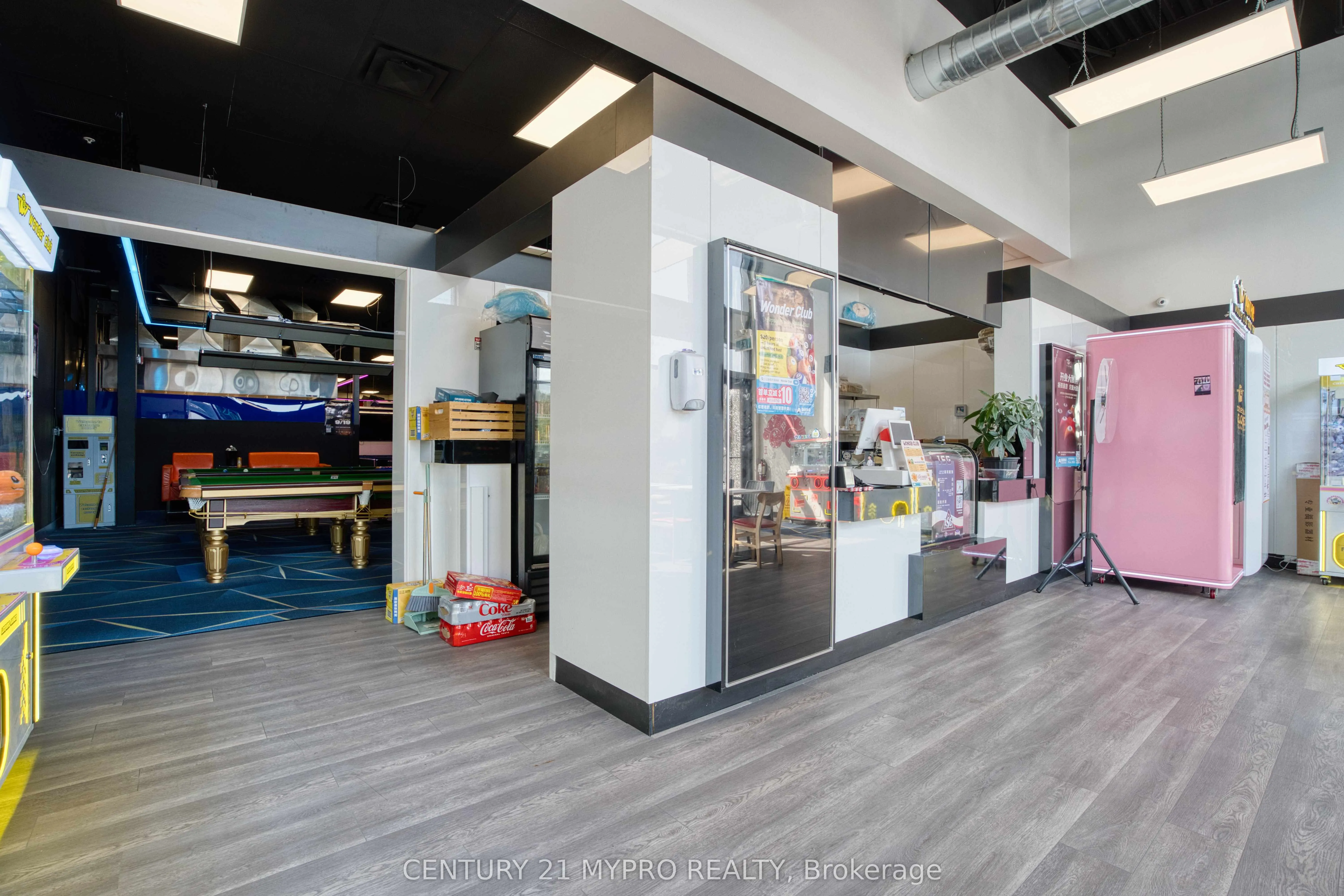 530 Oxford Street W, #18