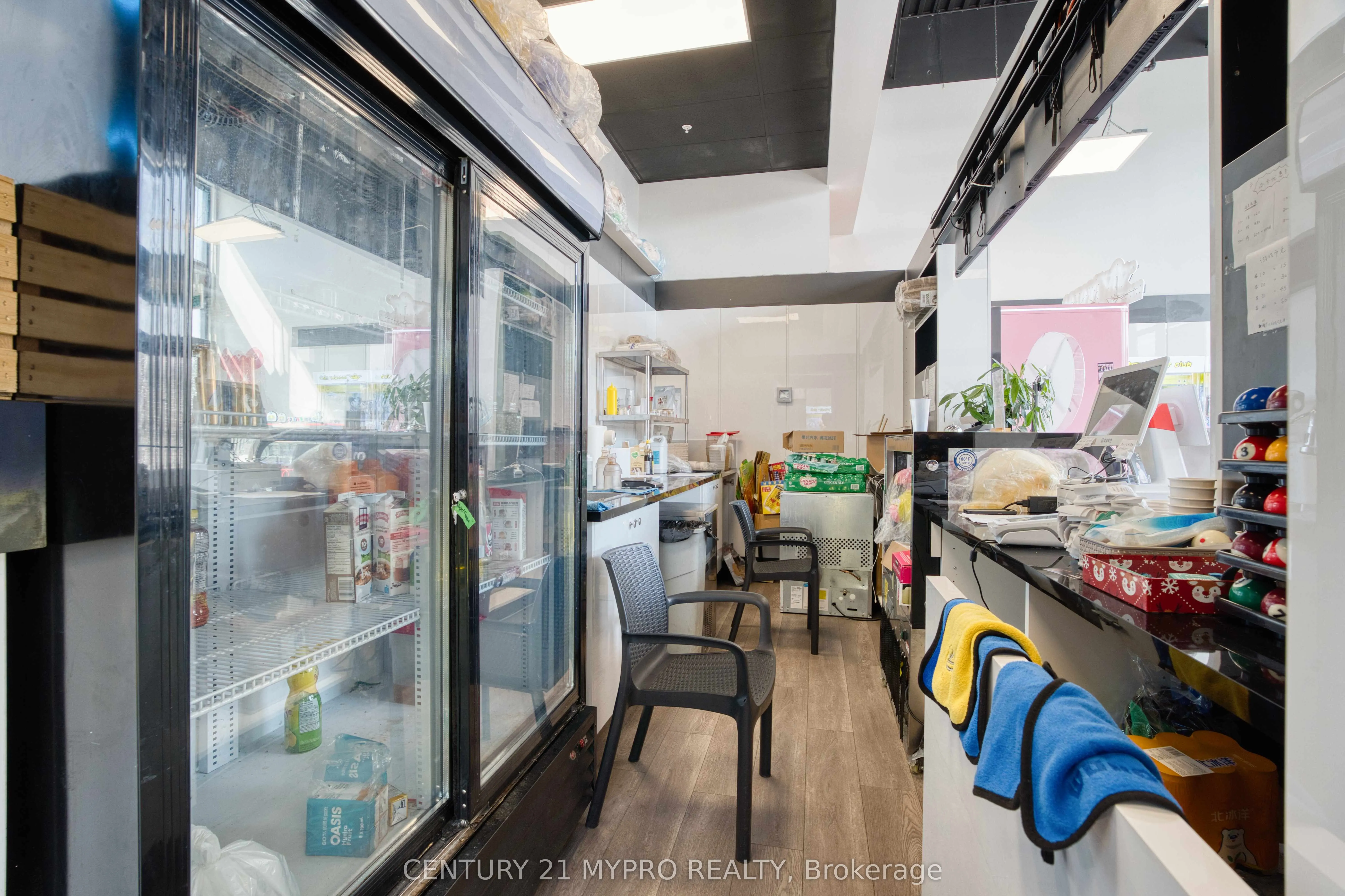 530 Oxford Street W, #18