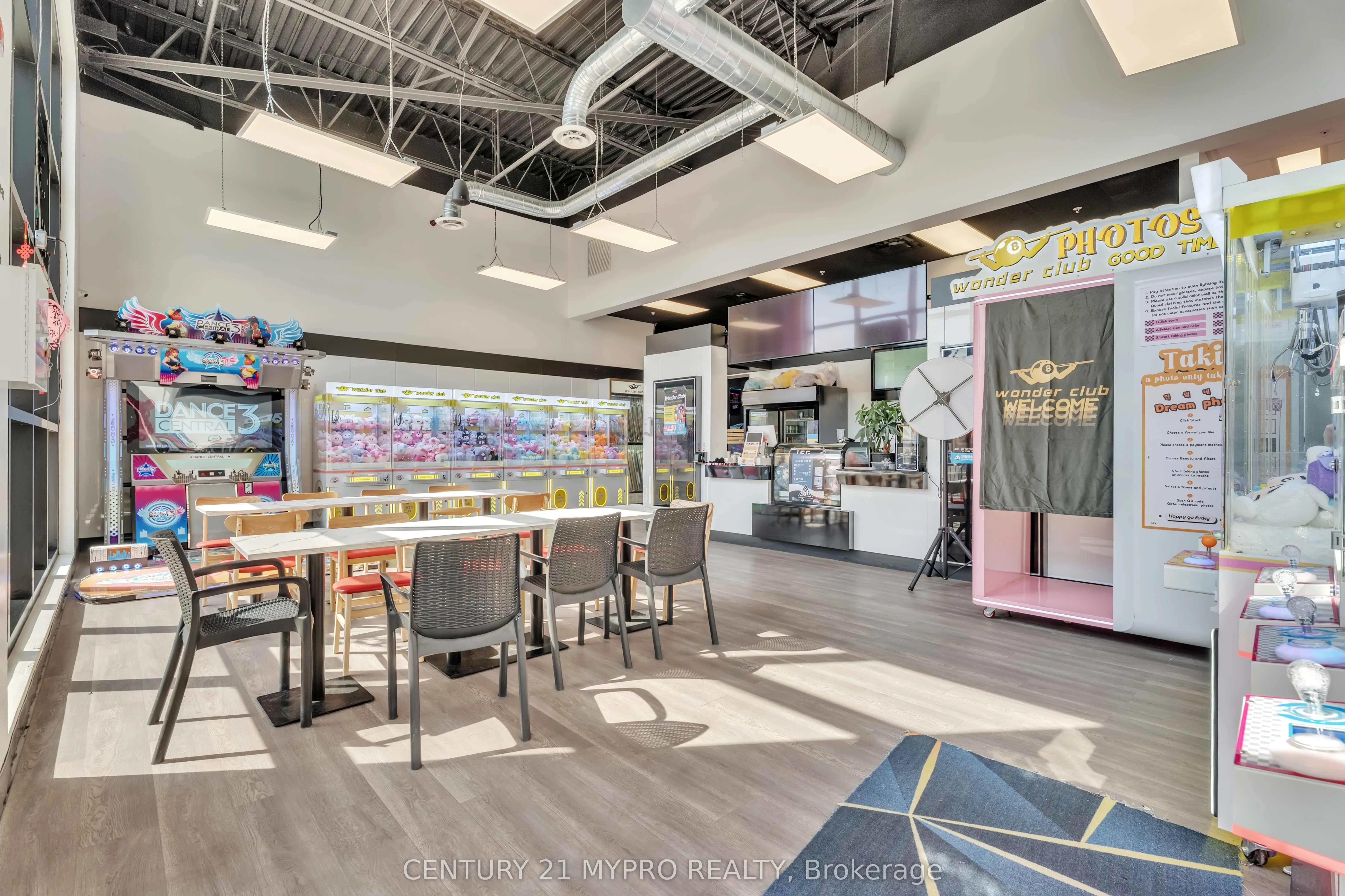 530 Oxford Street W, #18