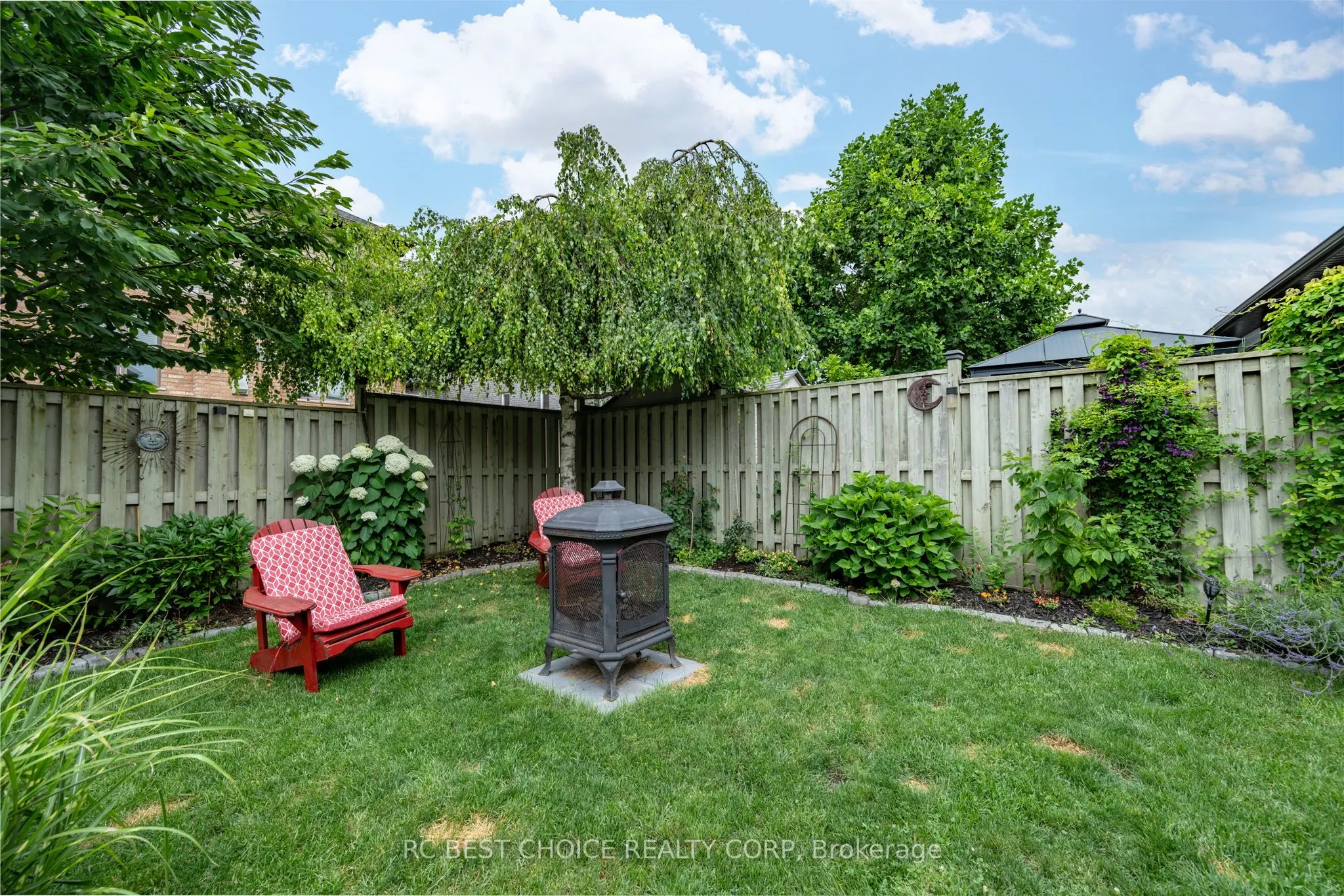 885 Kettleridge Street