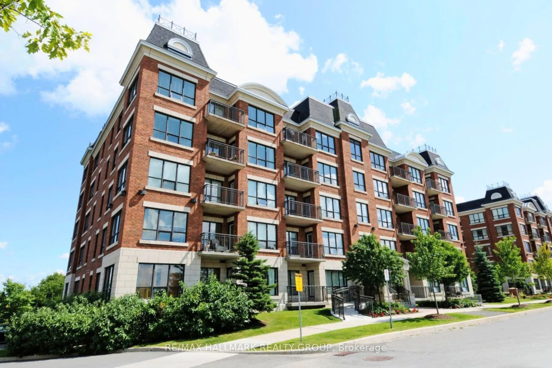 905 BEAUPARC Private, #320
