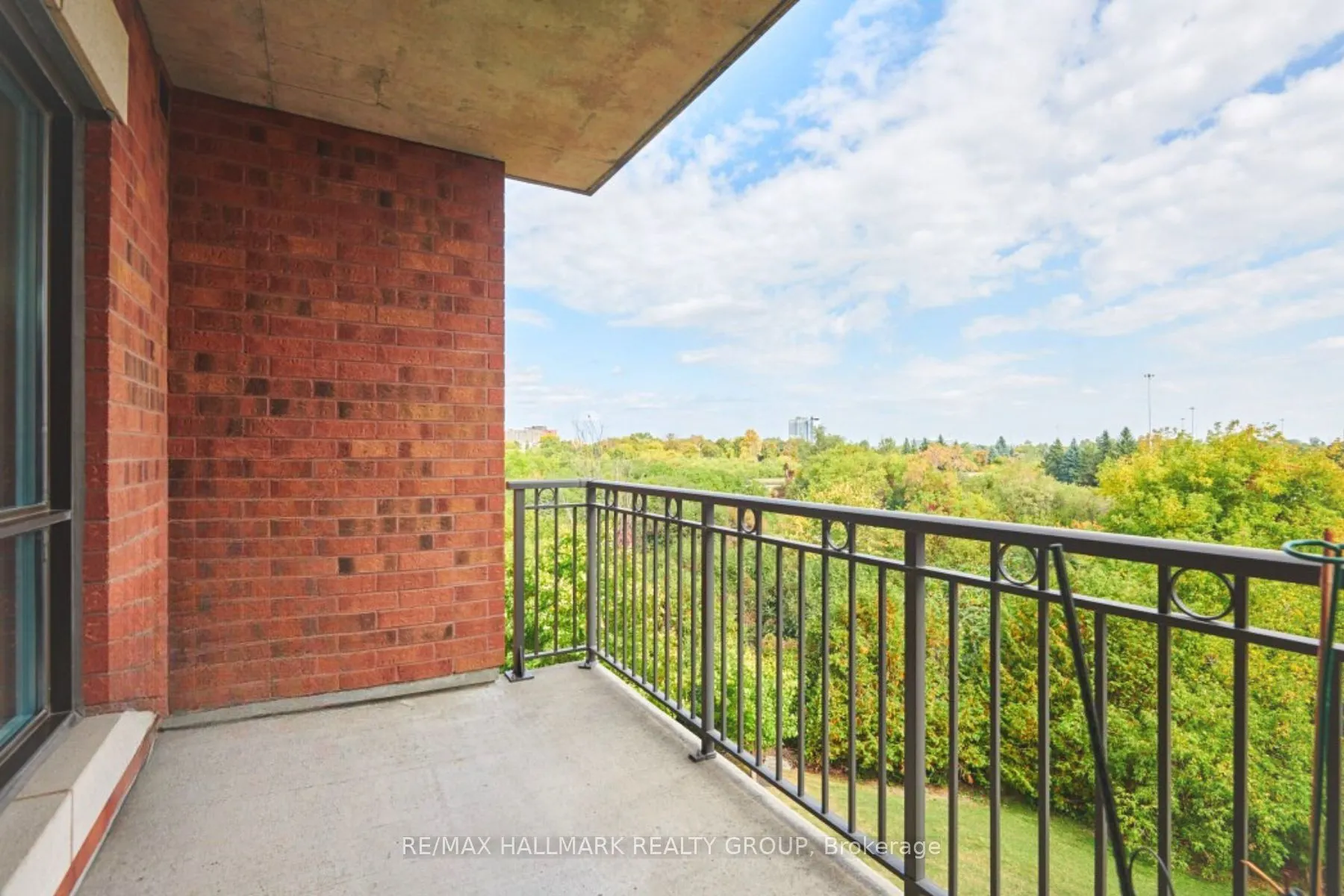 905 BEAUPARC Private, #320