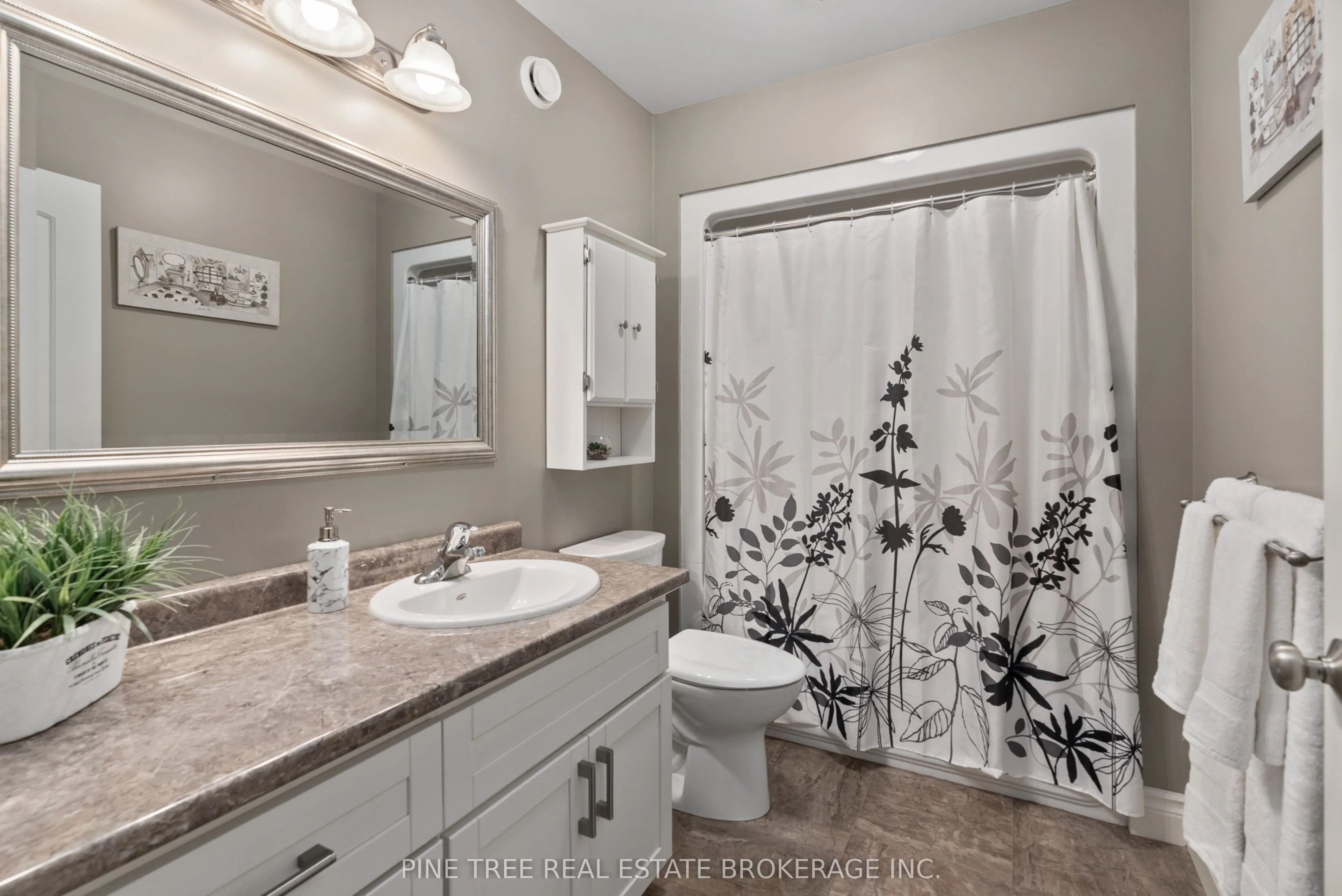 1025 TOWER Crescent