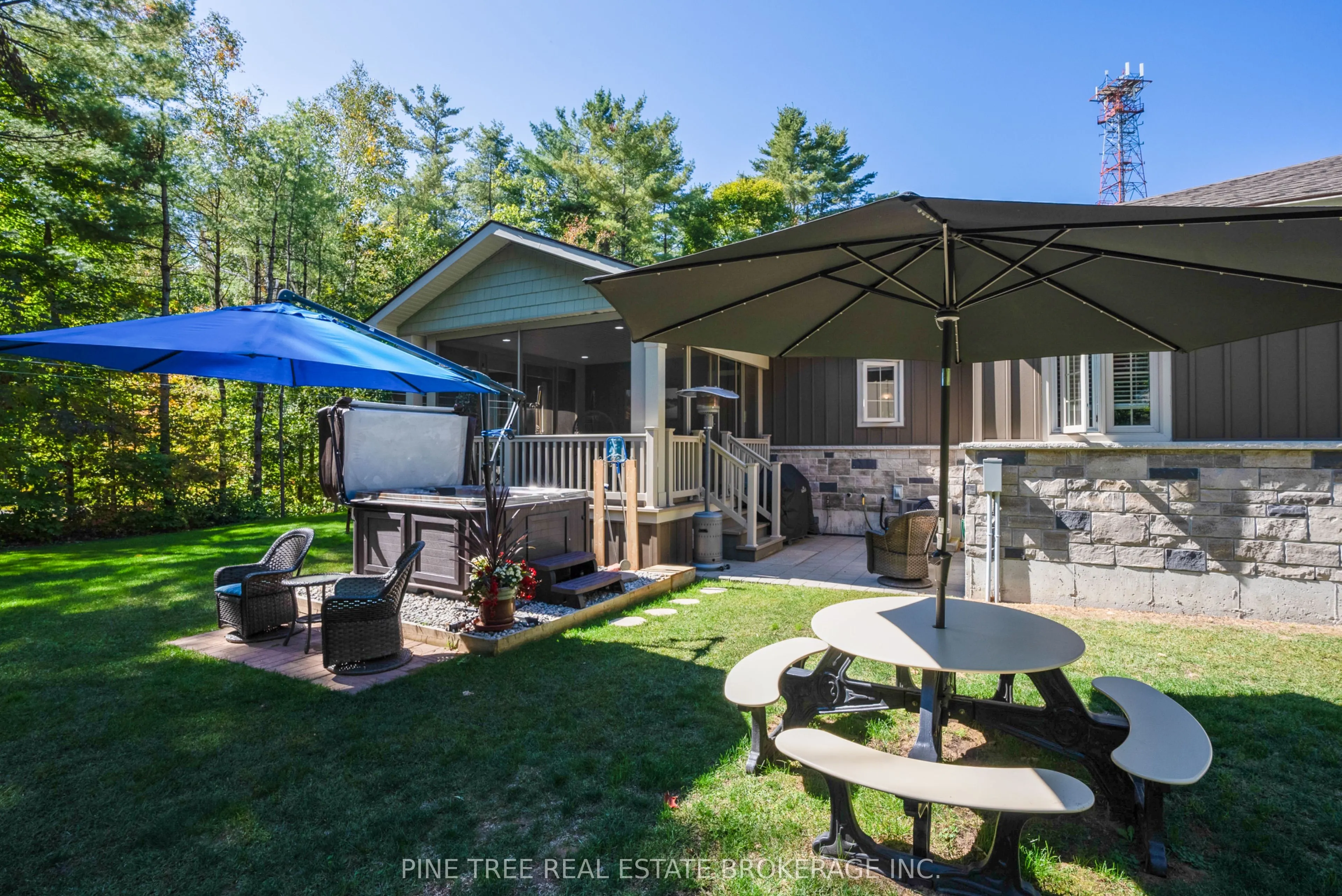 1025 TOWER Crescent