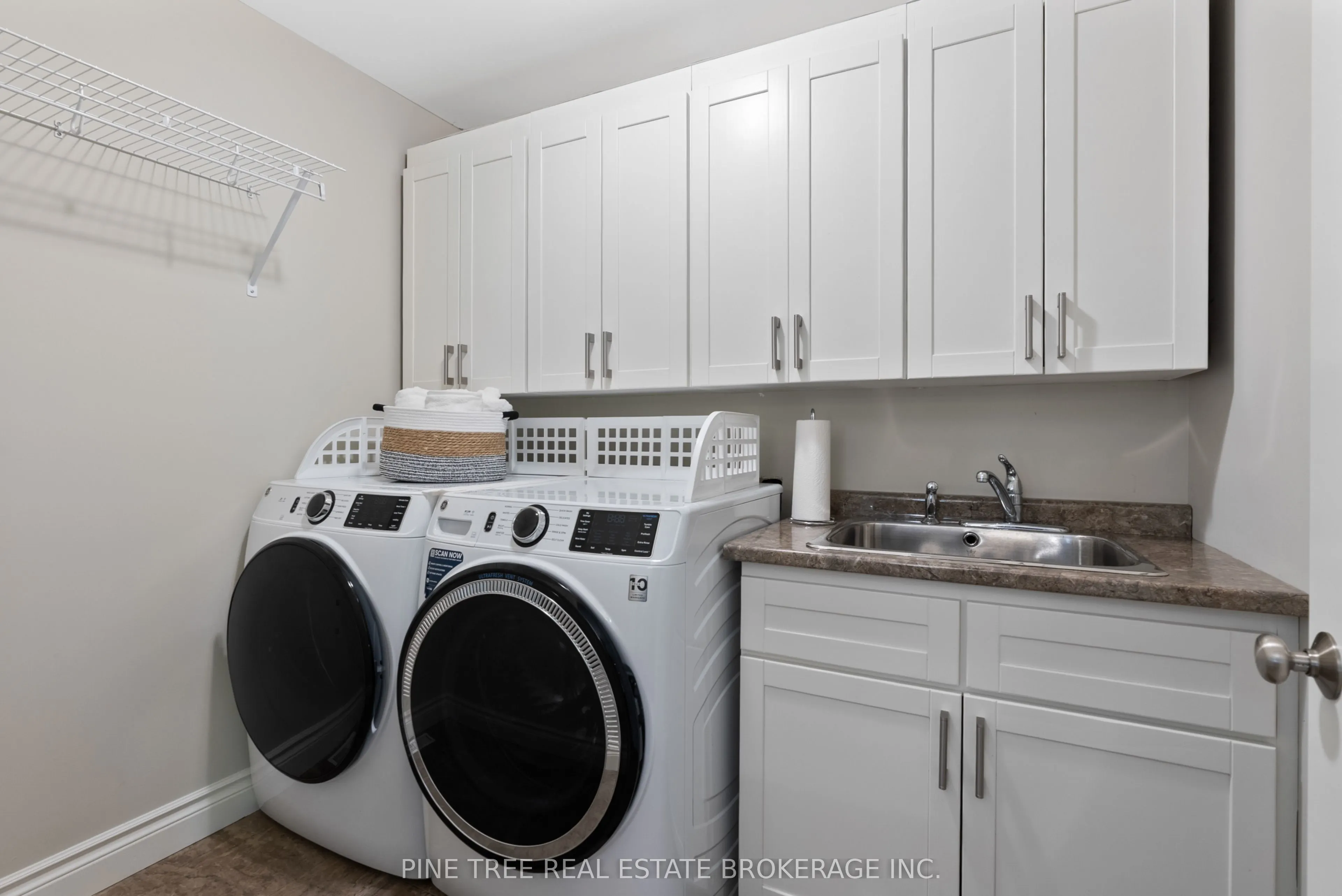 1025 TOWER Crescent