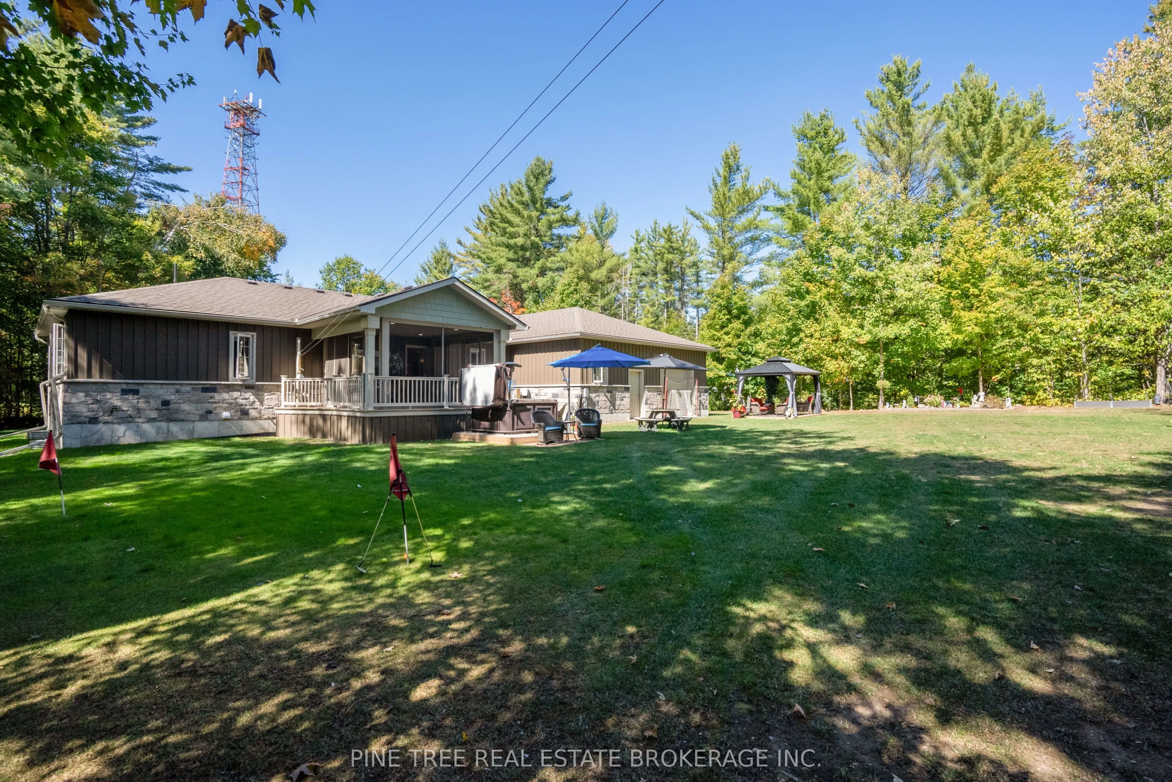 1025 TOWER Crescent
