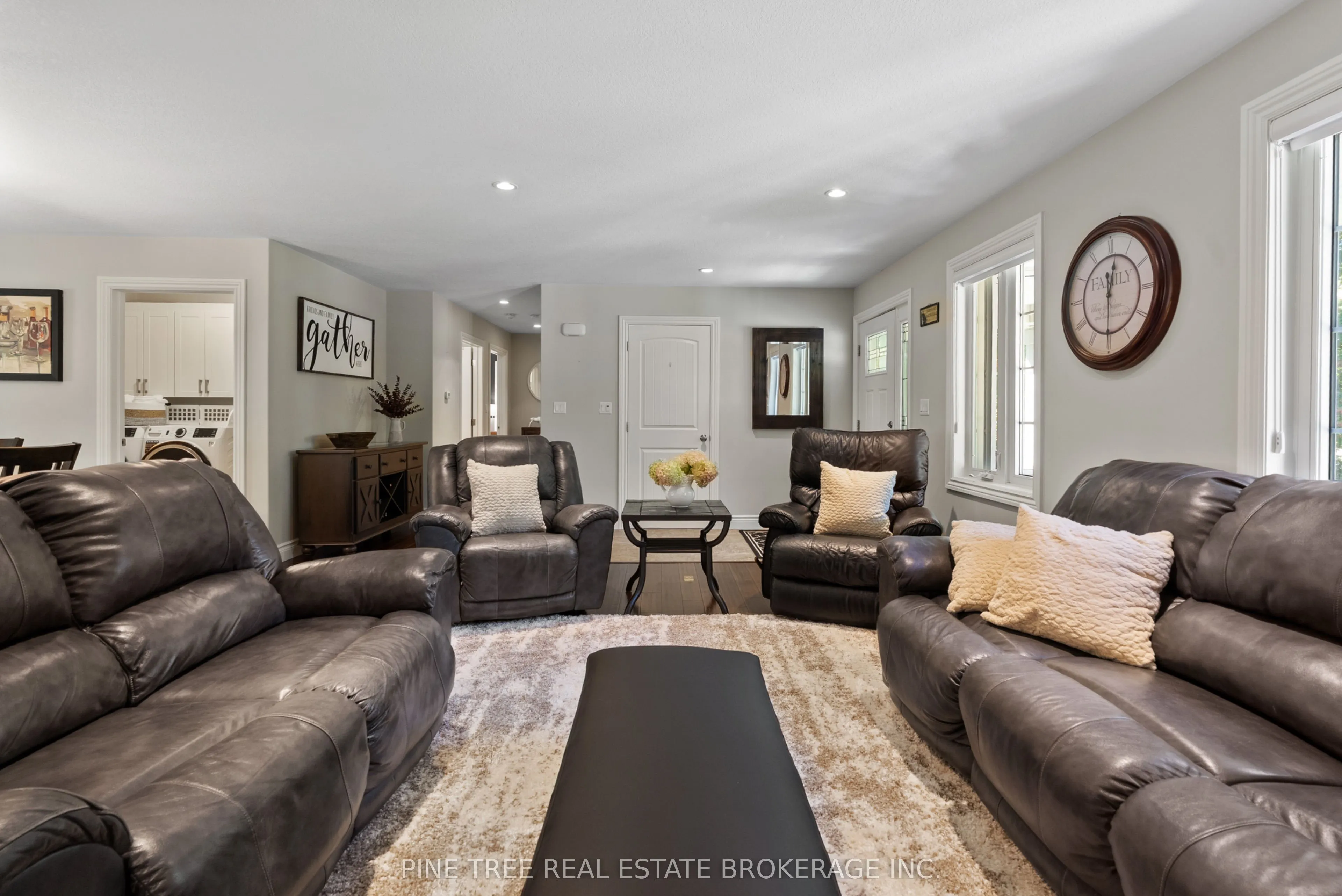 1025 TOWER Crescent