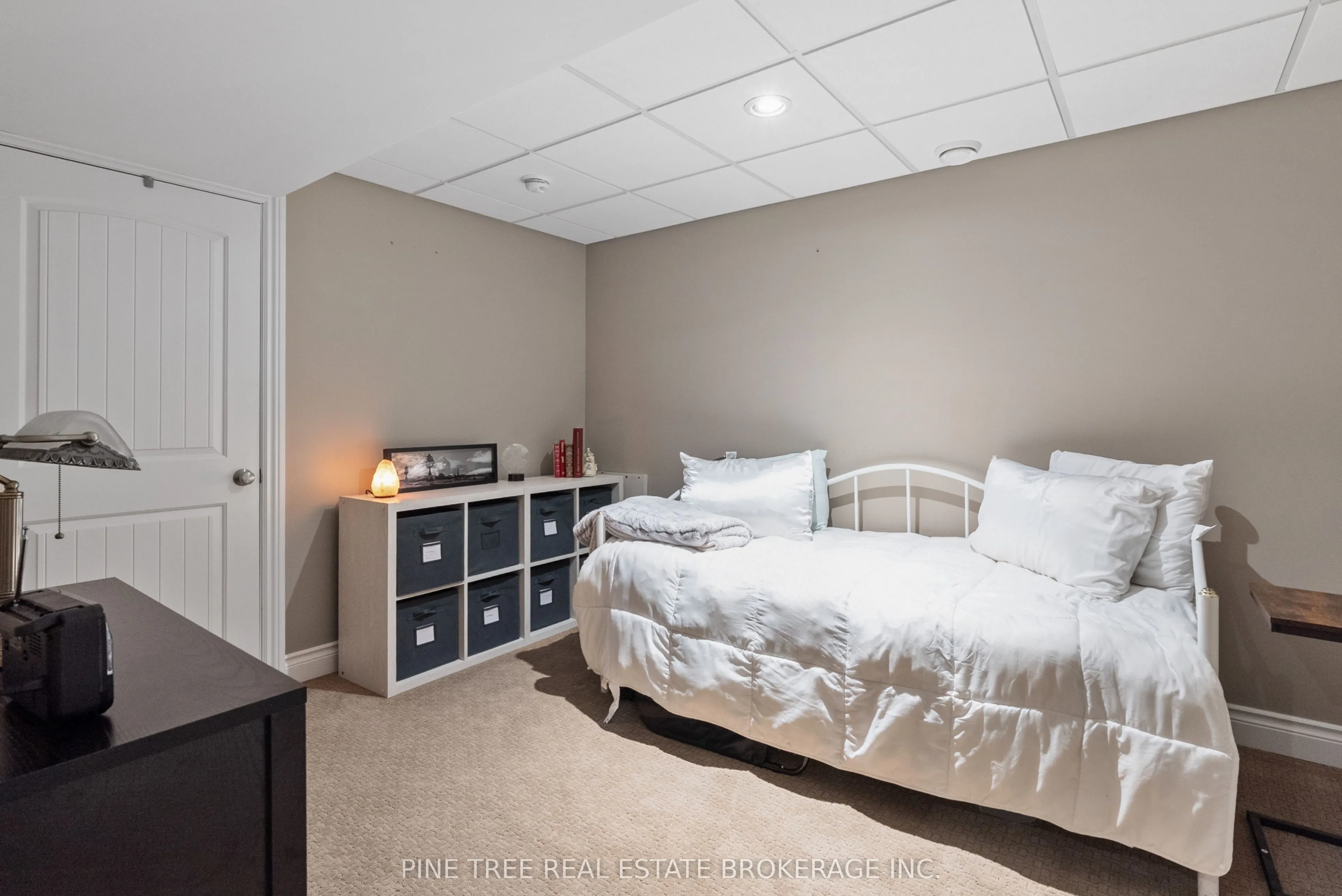 1025 TOWER Crescent