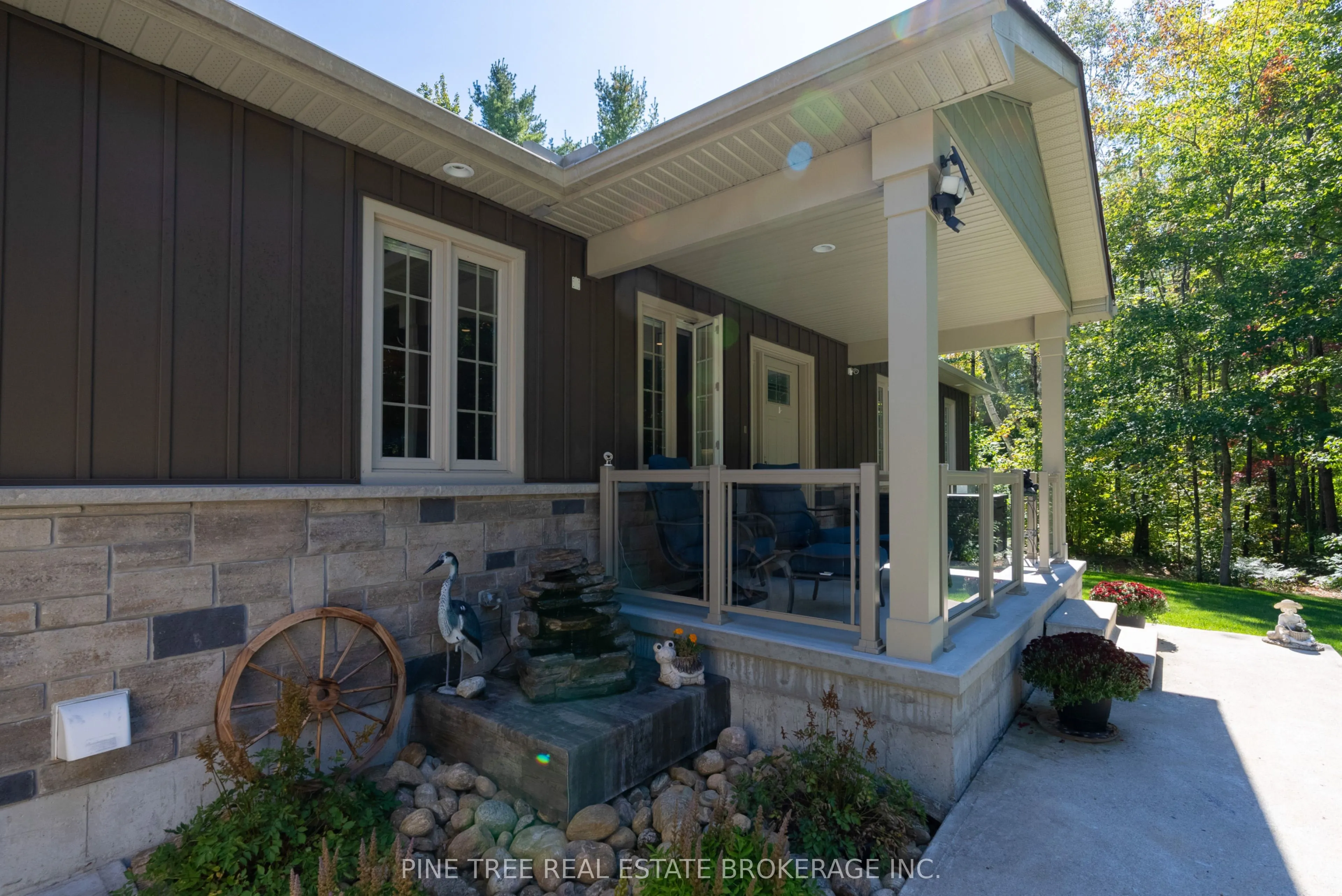 1025 TOWER Crescent