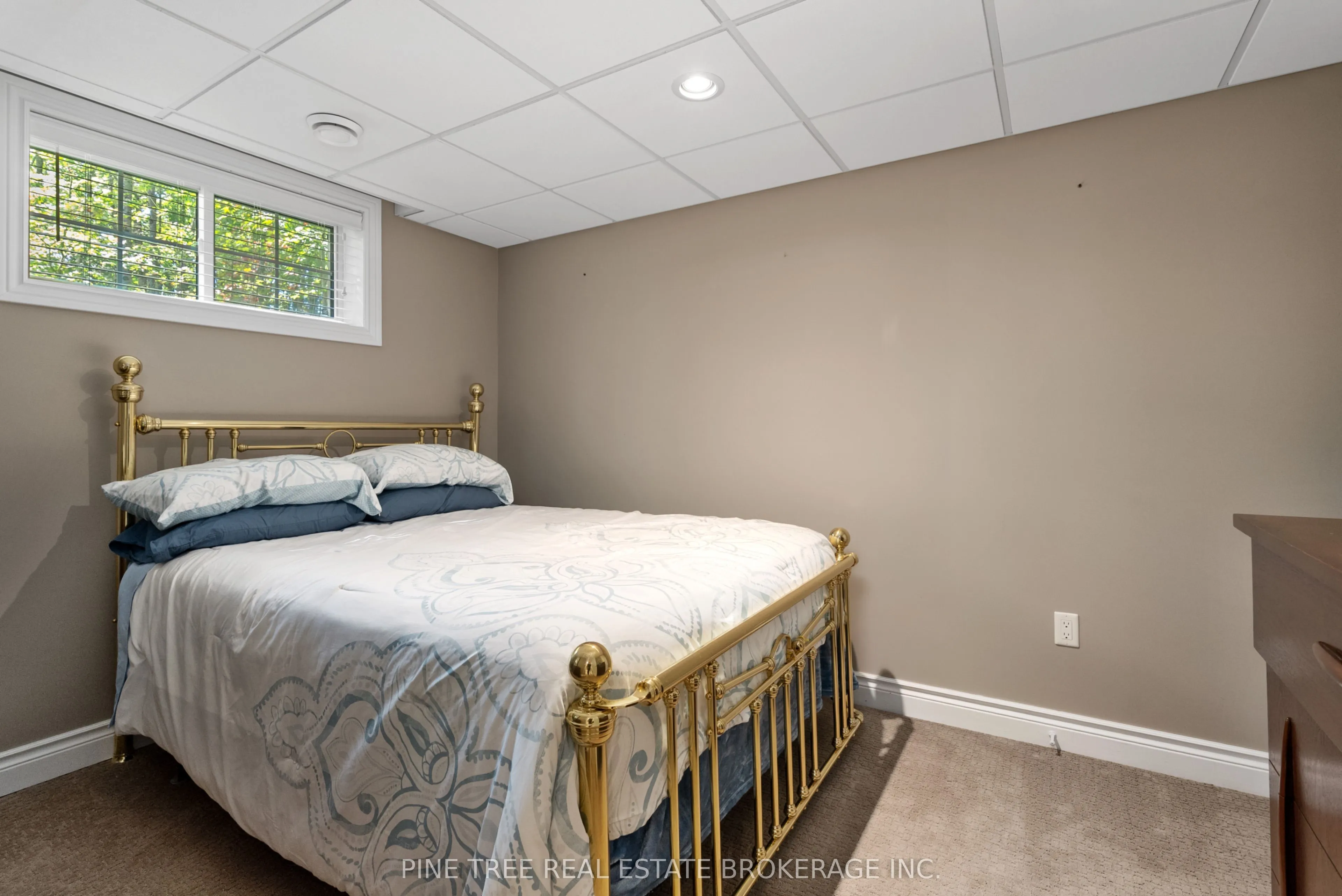 1025 TOWER Crescent