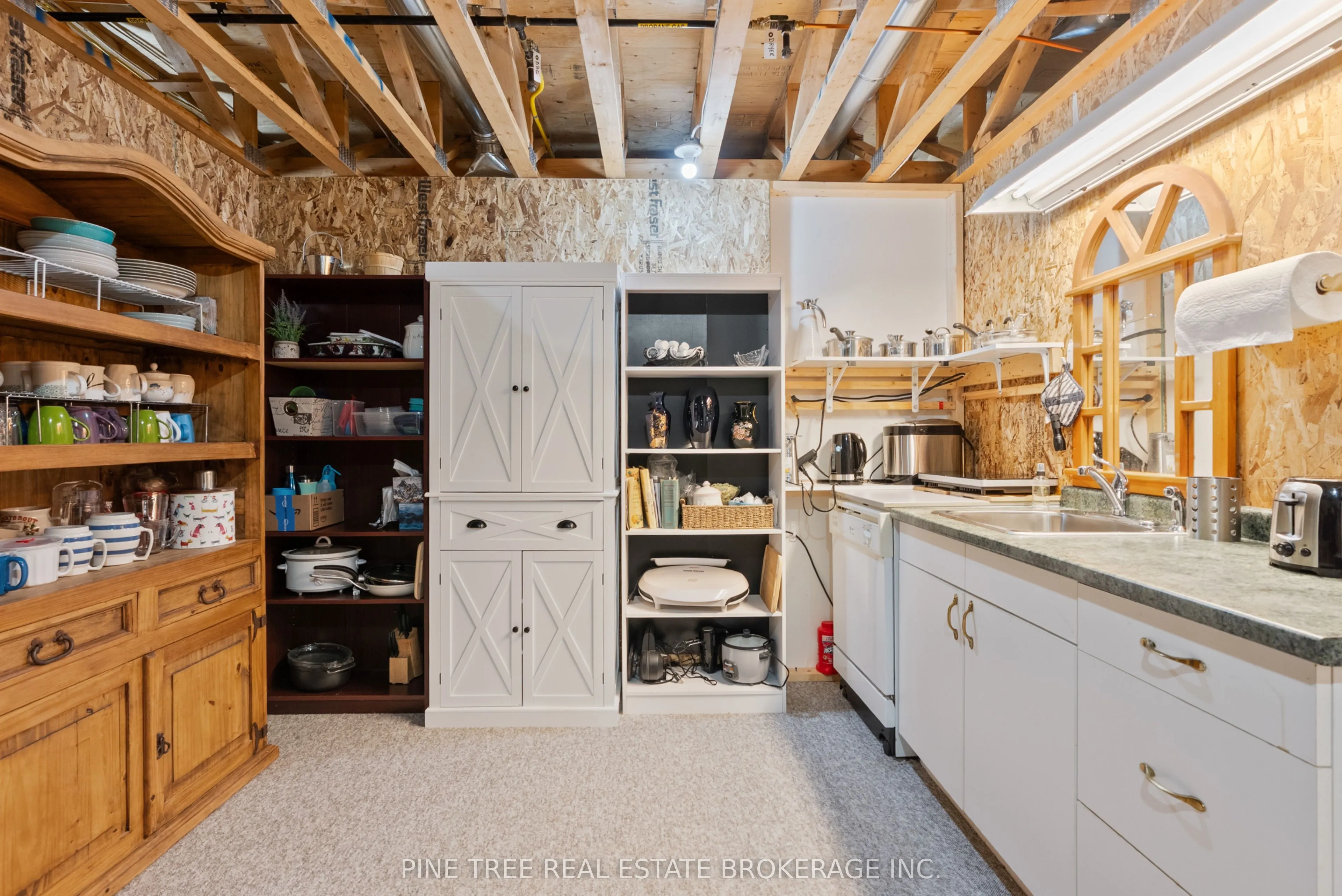 1025 TOWER Crescent