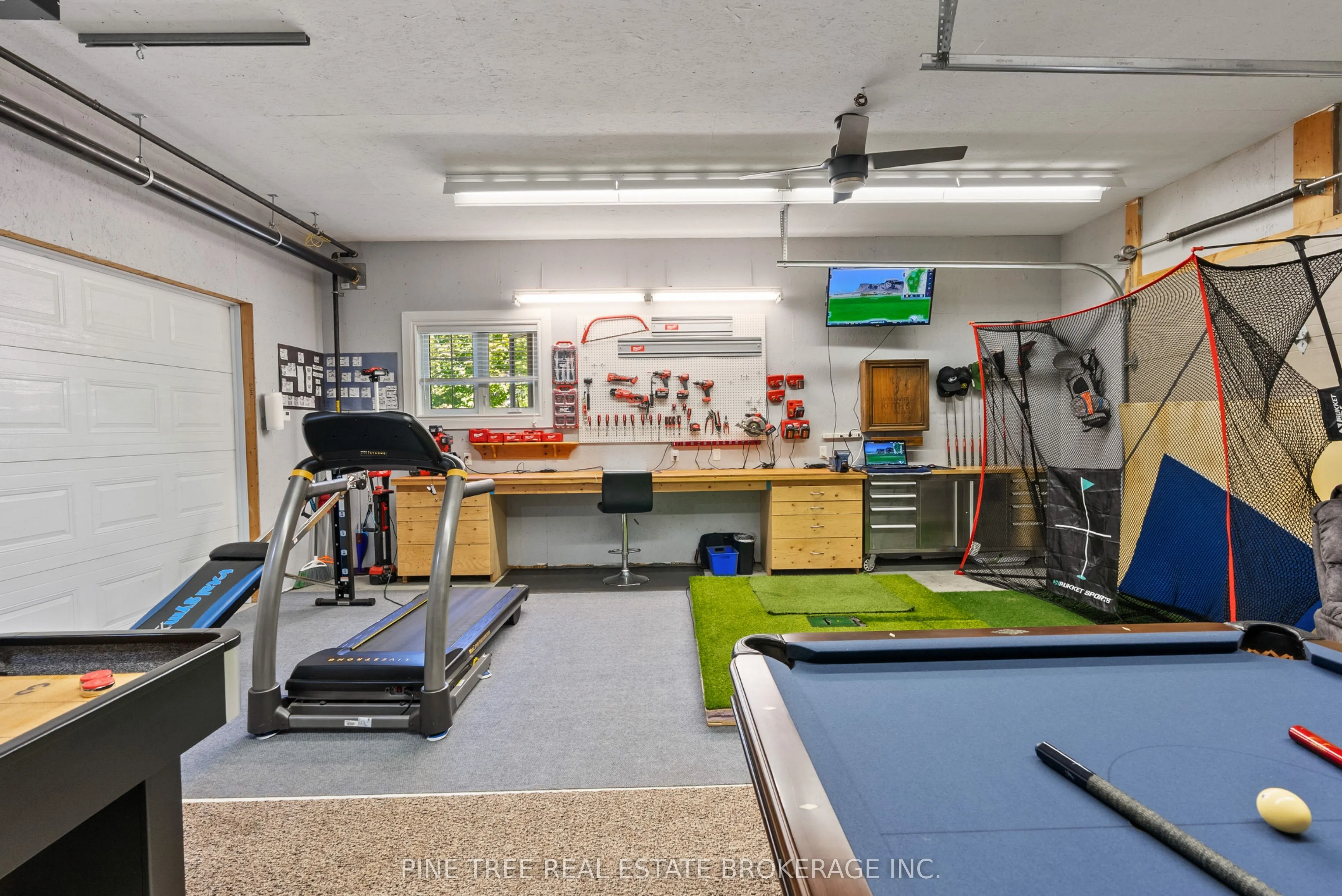 1025 TOWER Crescent