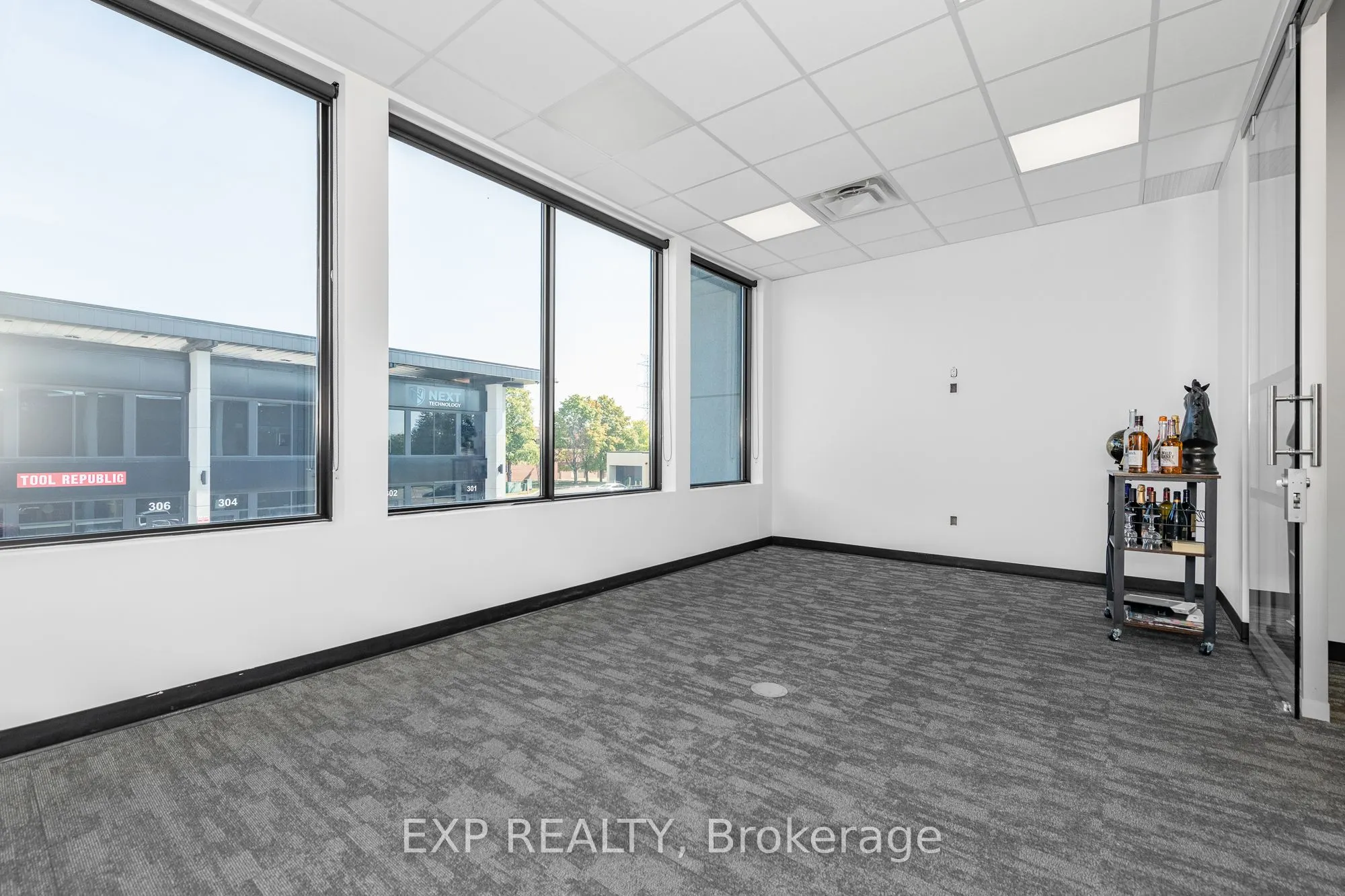 2310 St Laurent Boulevard, #206 & 208