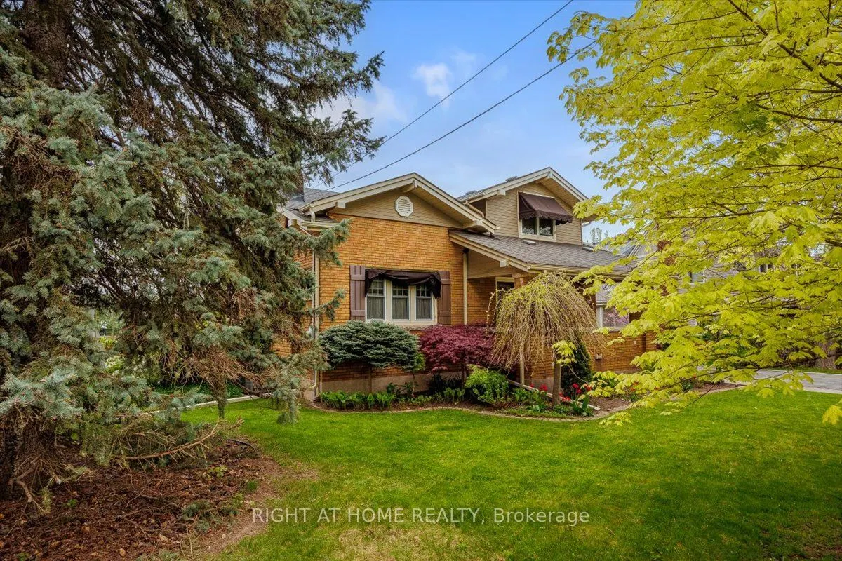 16 Nelles Boulevard