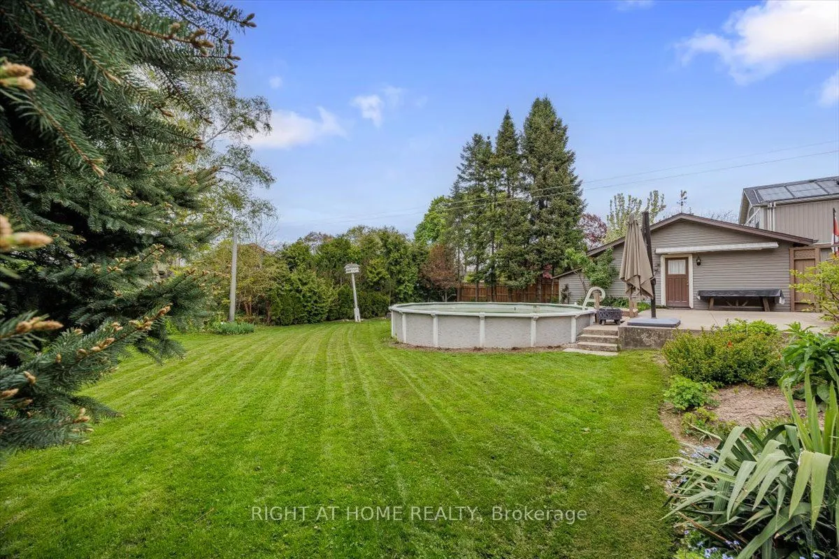 16 Nelles Boulevard