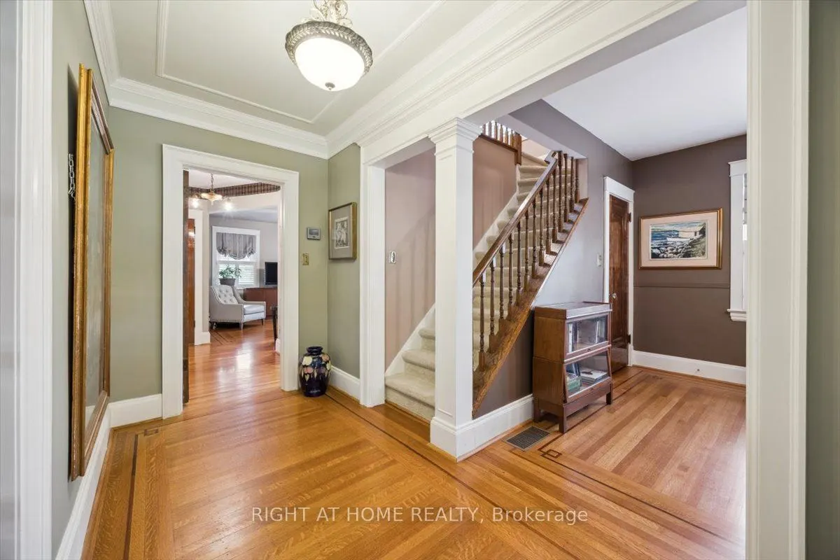 16 Nelles Boulevard