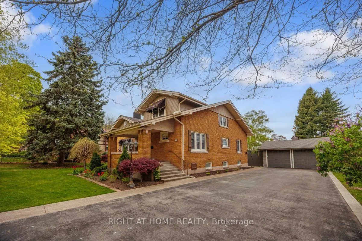 16 Nelles Boulevard