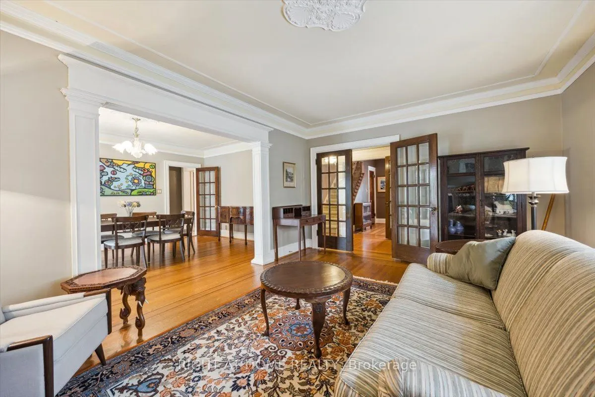 16 Nelles Boulevard