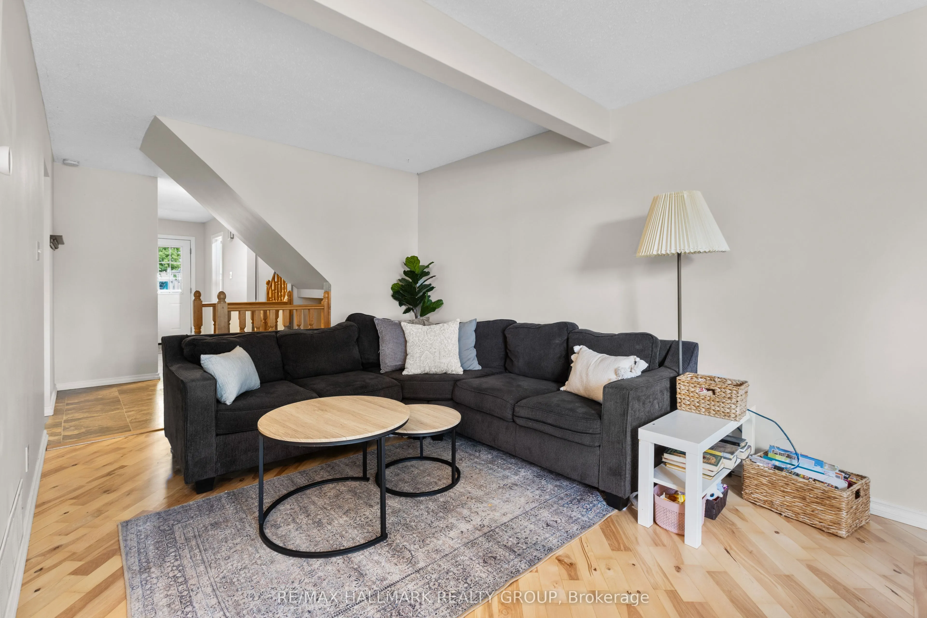 1598 Hoskins Crescent, #17