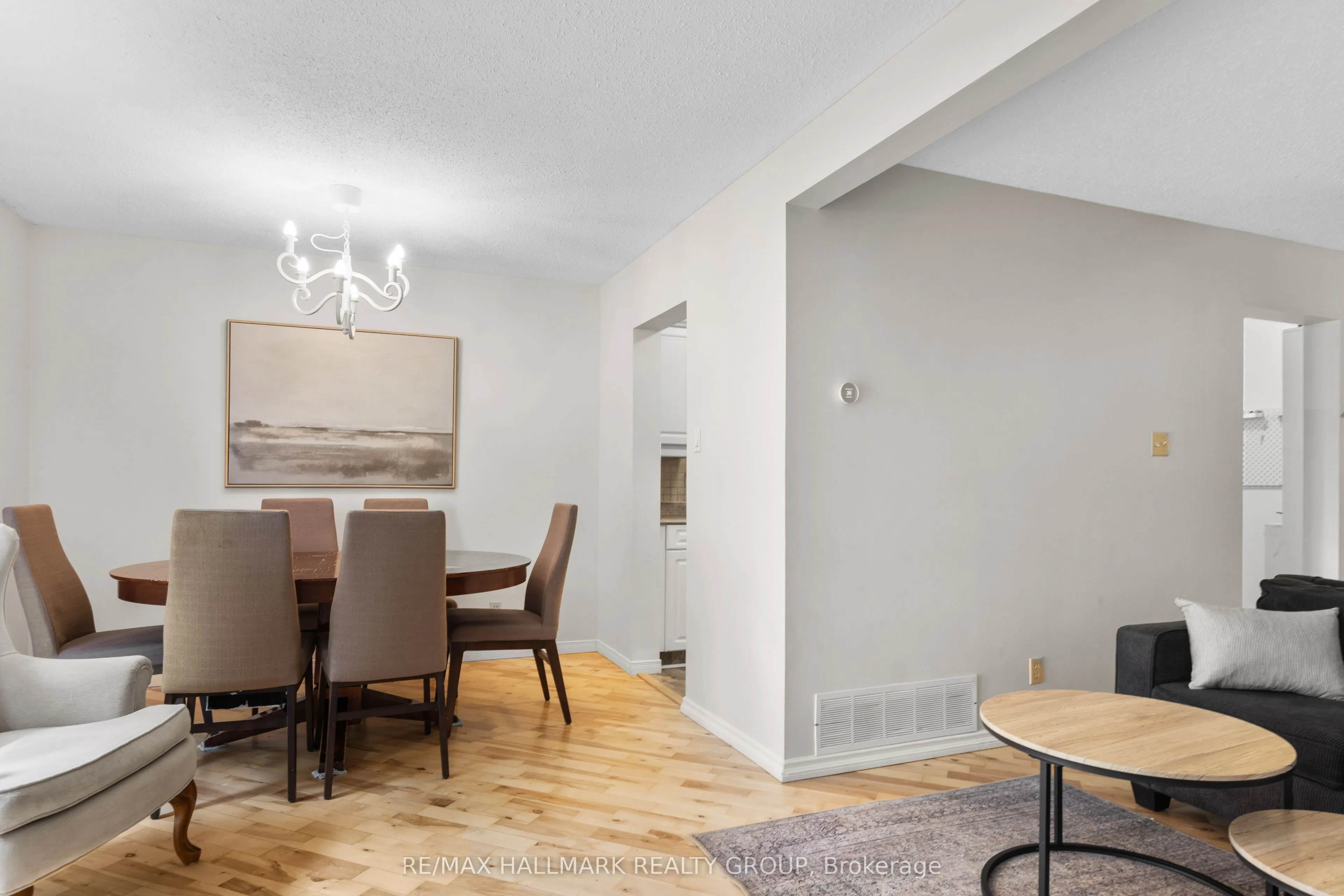1598 Hoskins Crescent, #17