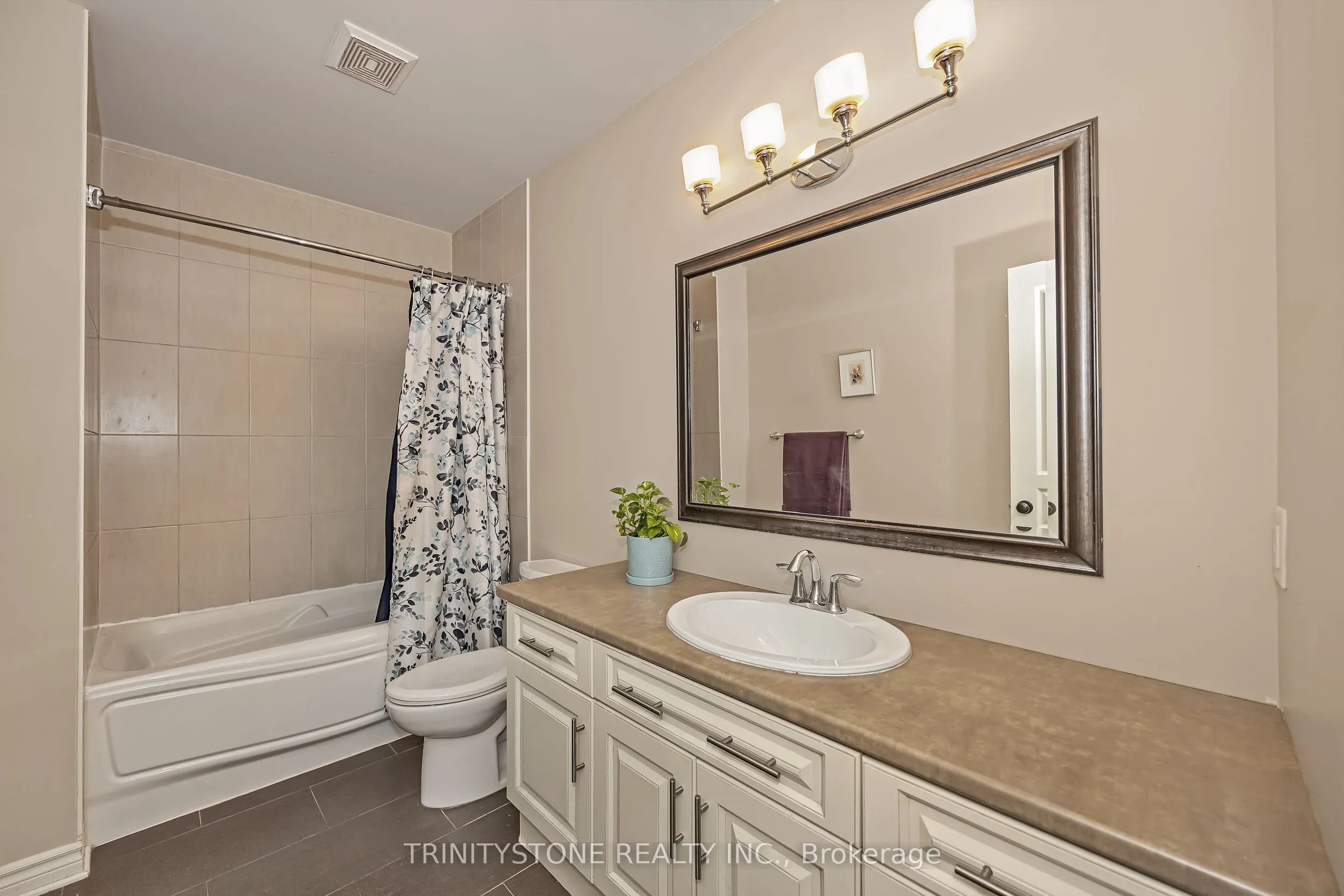 452 Landswood Way