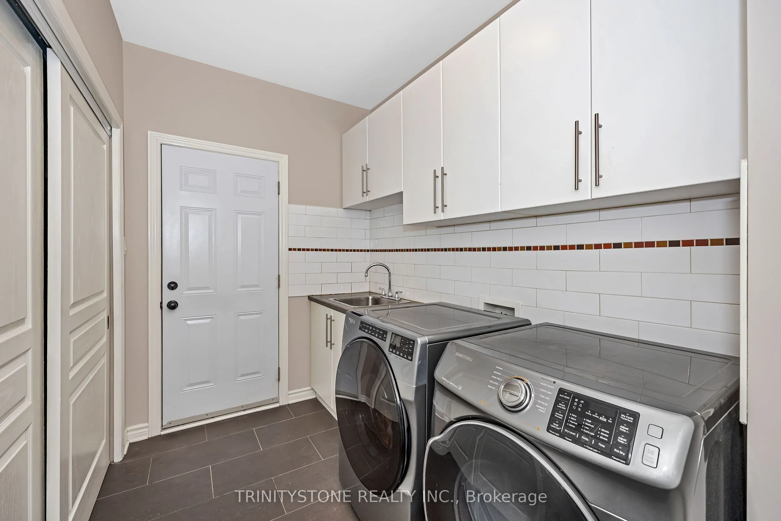 452 Landswood Way